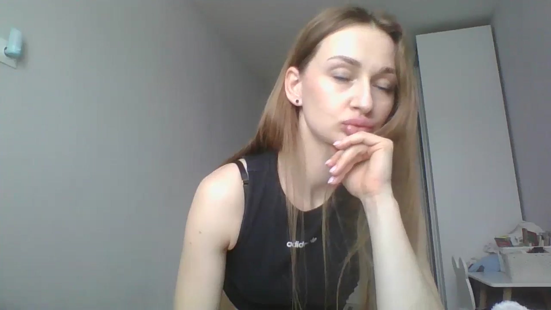 Gallery image thumbnail from JazzyBloo's myfreecams stream on, 04/15/2026, 09:42 image 18 of 20