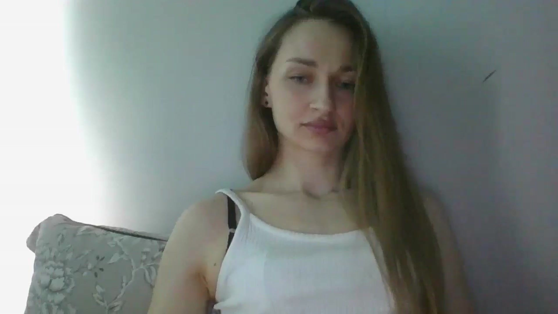 Gallery image thumbnail from JazzyBloo's myfreecams stream on, 04/15/2026, 13:21 image 8 of 20