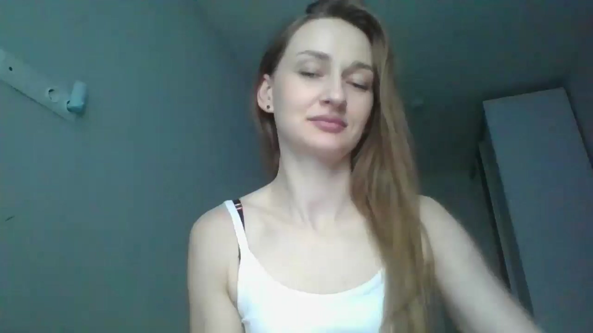Gallery image thumbnail from JazzyBloo's myfreecams stream on, 04/15/2026, 13:21 image 5 of 20