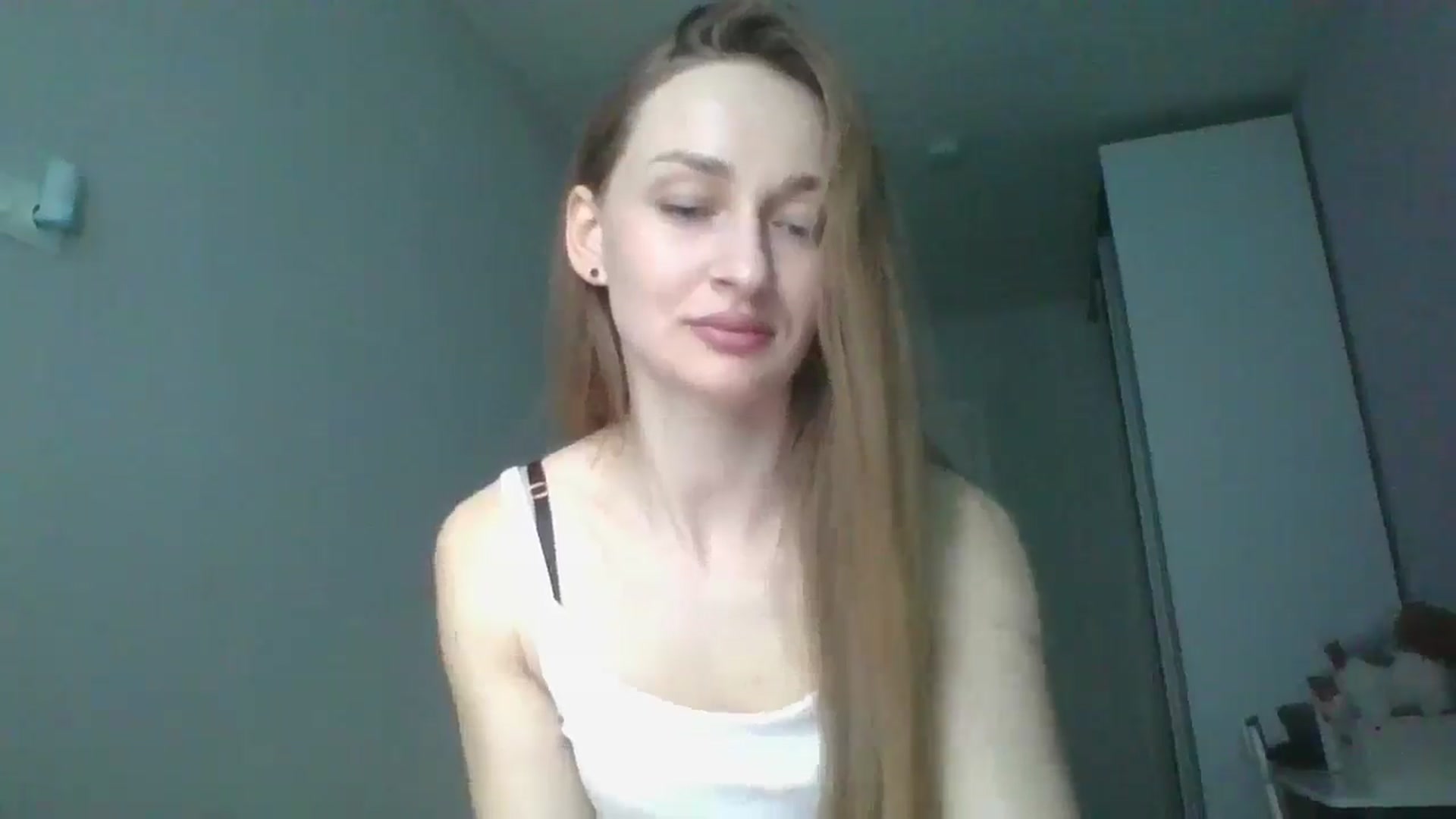 Gallery image thumbnail from JazzyBloo's myfreecams stream on, 04/15/2026, 13:21 image 3 of 20