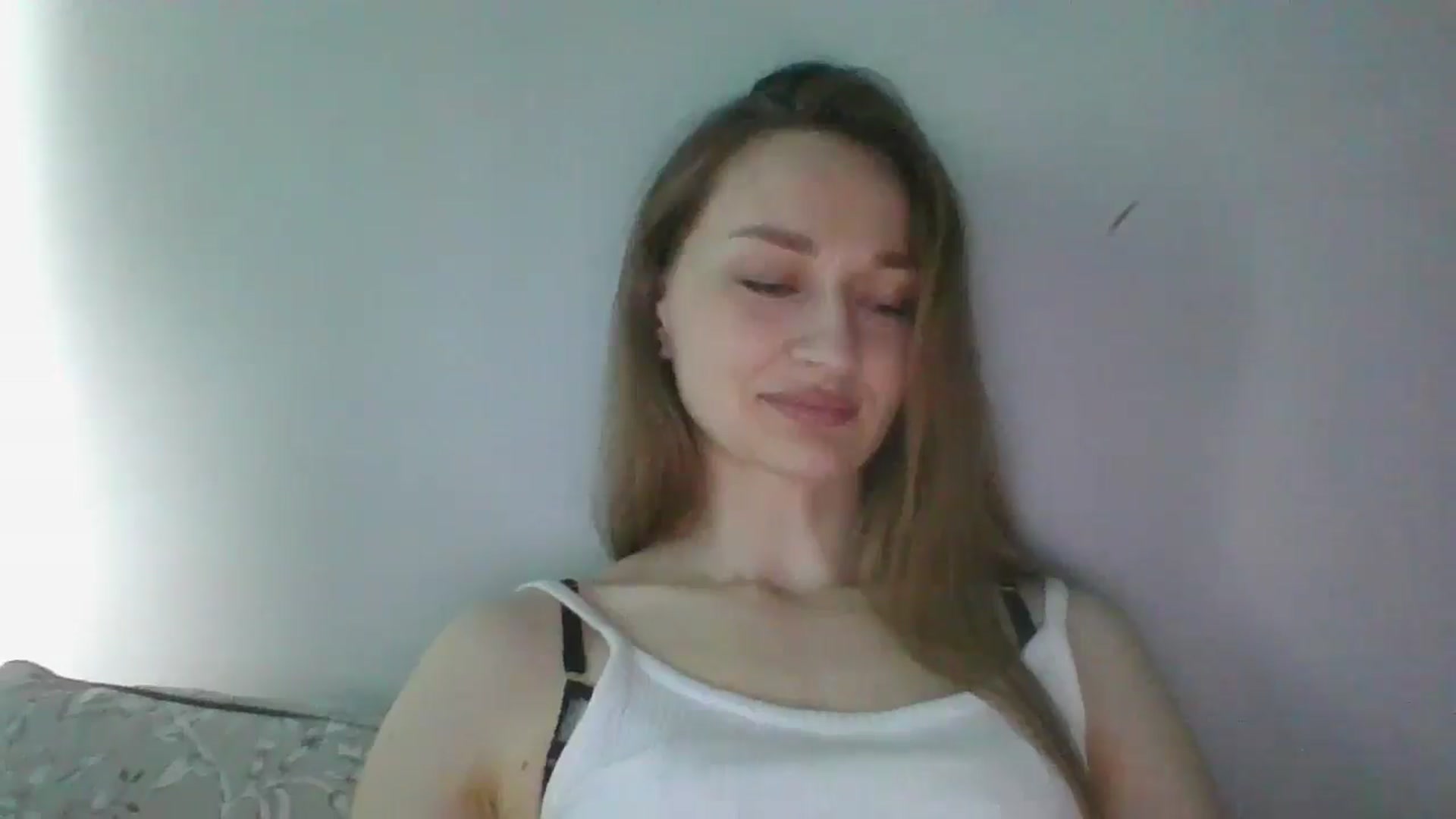 Gallery image thumbnail from JazzyBloo's myfreecams stream on, 04/15/2026, 13:21 image 14 of 20
