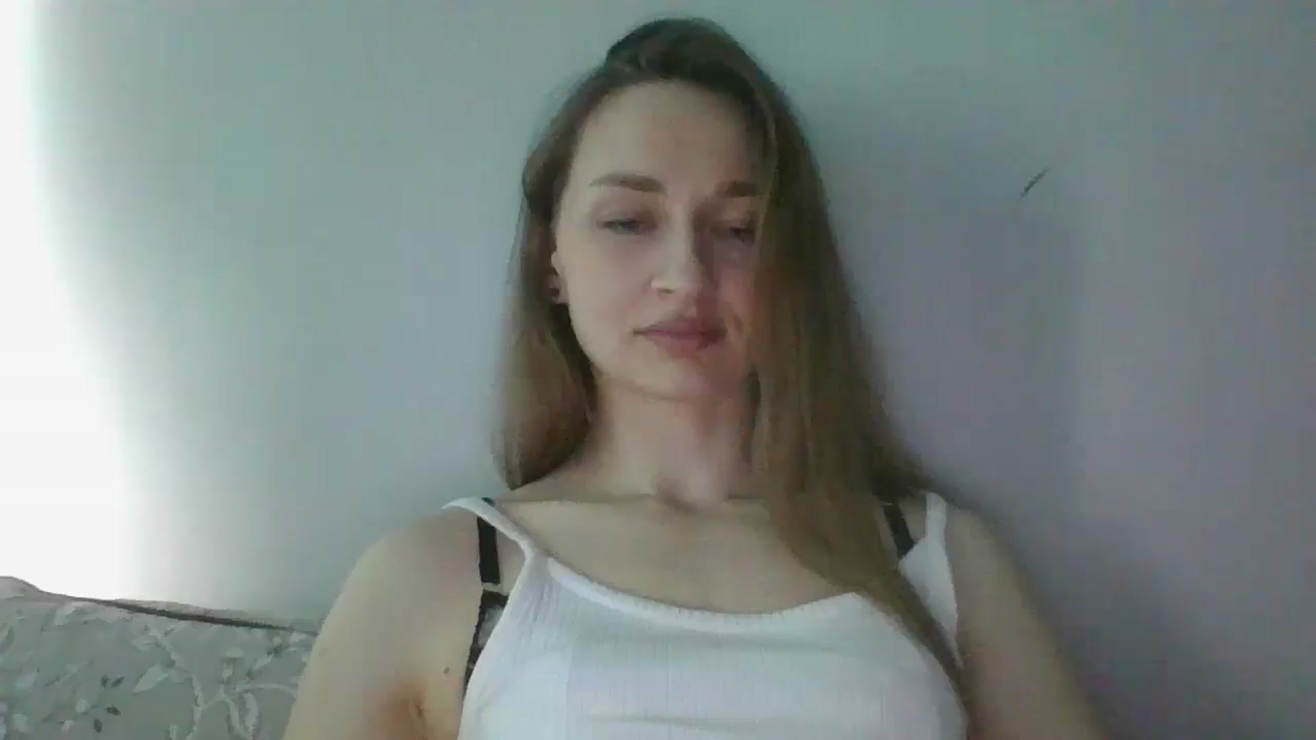 Gallery image thumbnail from JazzyBloo's myfreecams stream on, 04/15/2026, 13:21 image 11 of 20