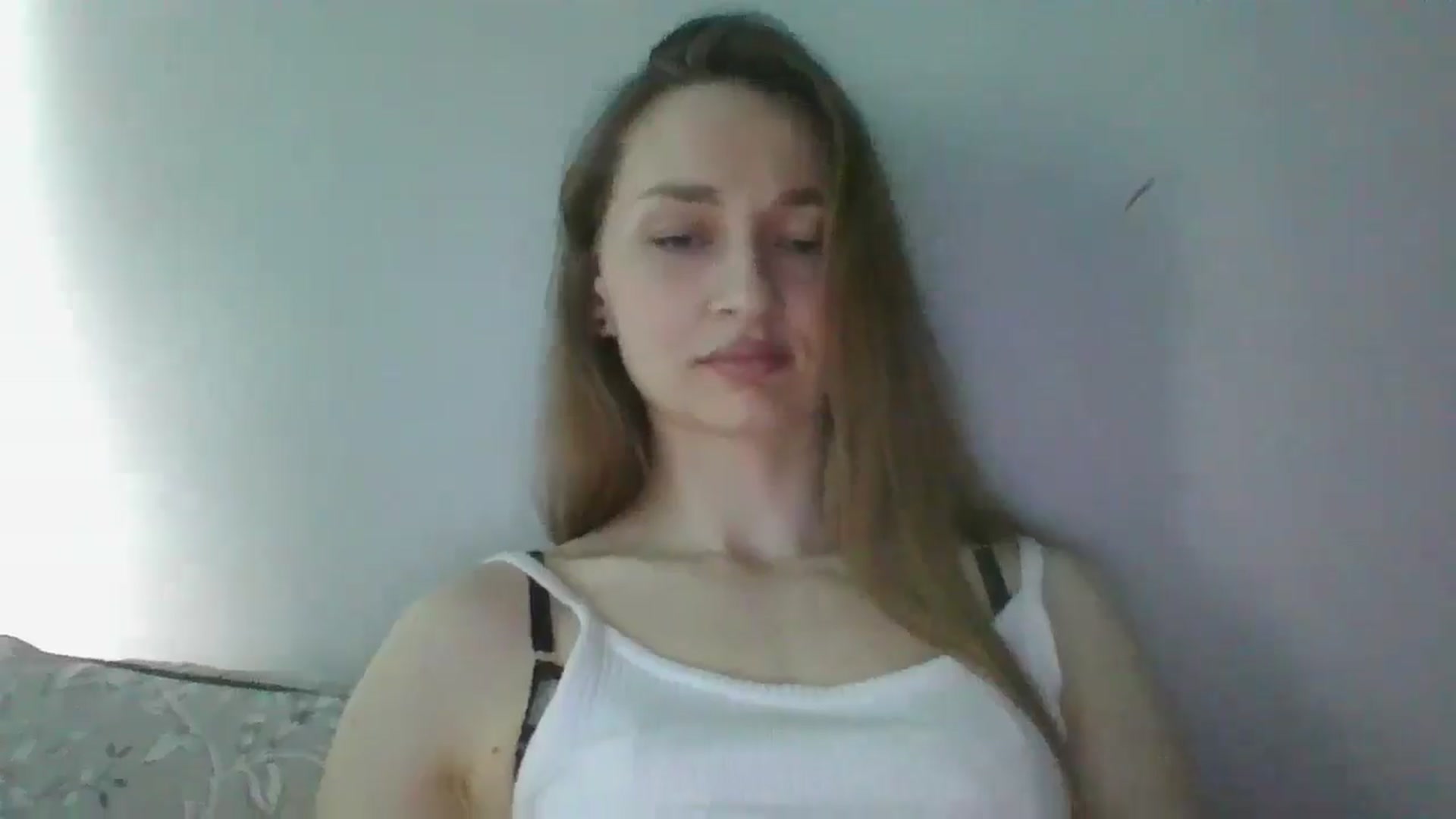 Gallery image thumbnail from JazzyBloo's myfreecams stream on, 04/15/2026, 13:21 image 12 of 20