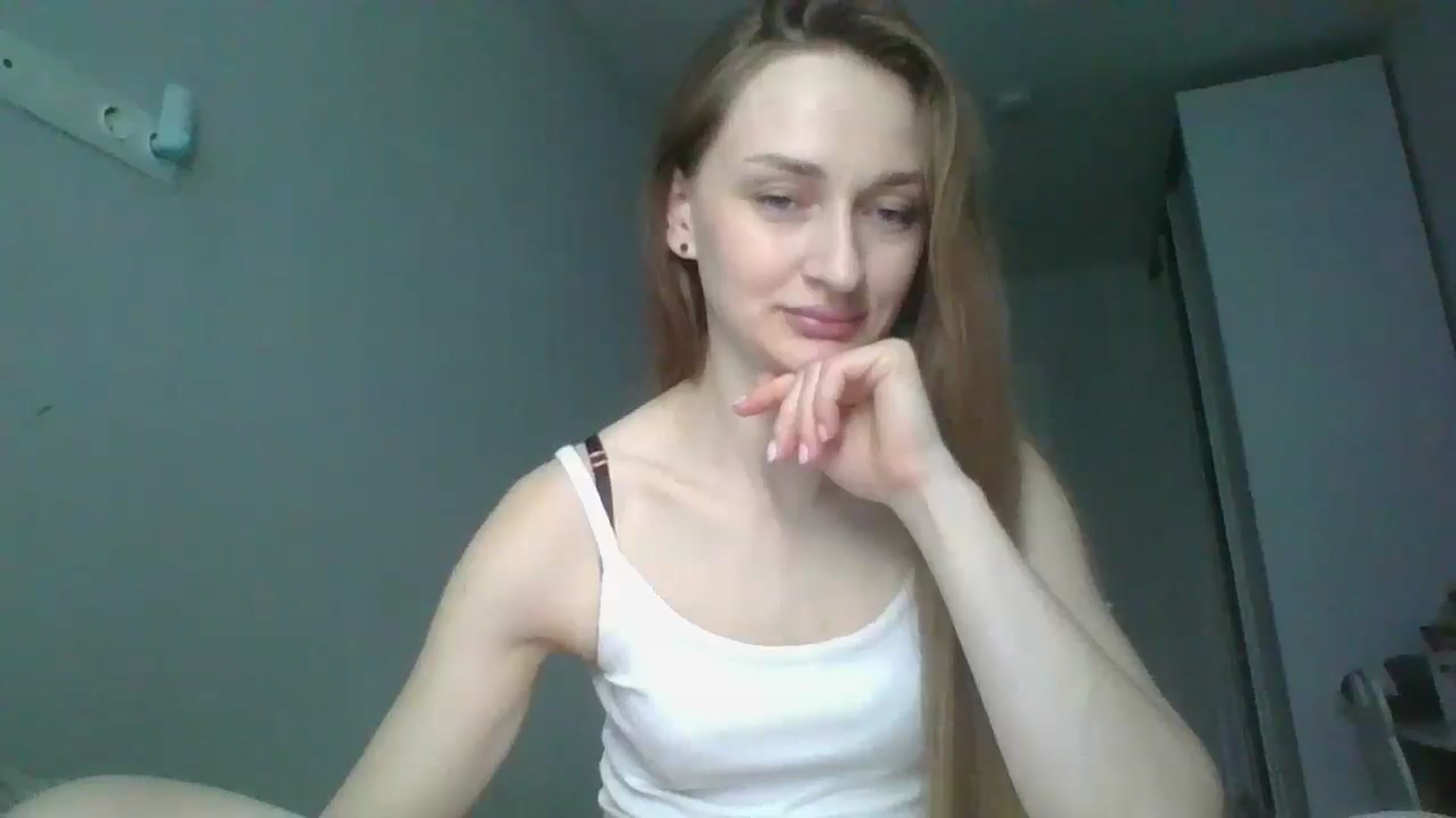 Gallery image thumbnail from JazzyBloo's myfreecams stream on, 04/15/2026, 13:21 image 7 of 20