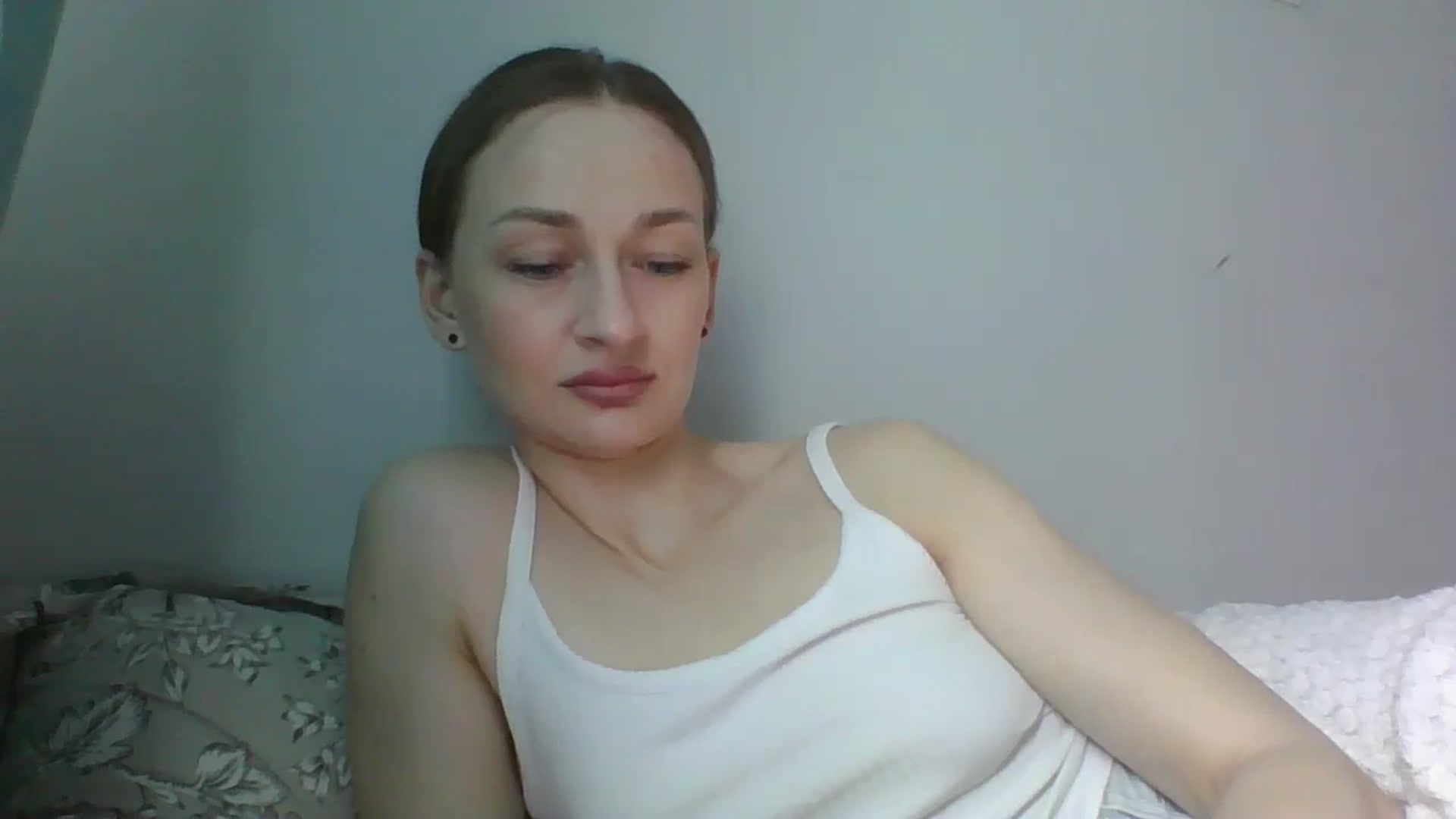 Gallery image thumbnail from JazzyBloo's myfreecams stream on, 04/21/2026, 12:24 image 6 of 20
