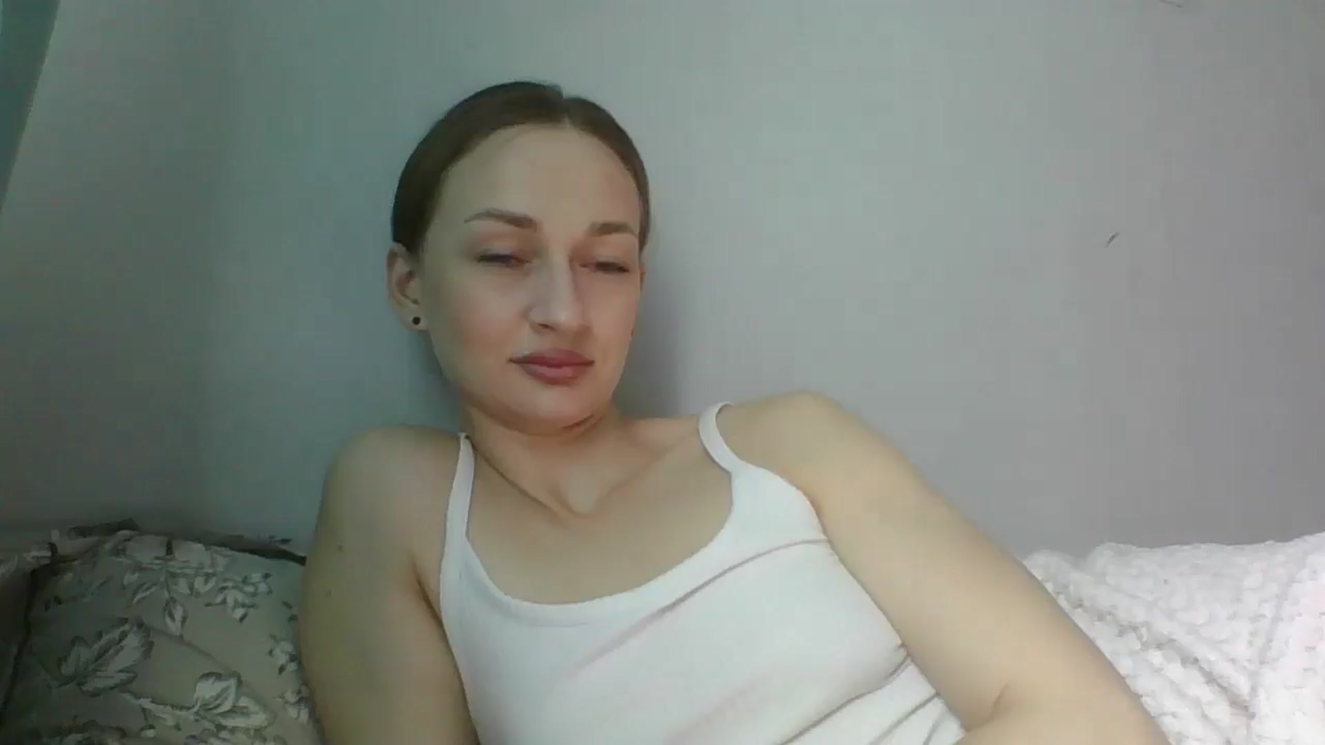 Gallery image thumbnail from JazzyBloo's myfreecams stream on, 04/21/2026, 12:24 image 9 of 20