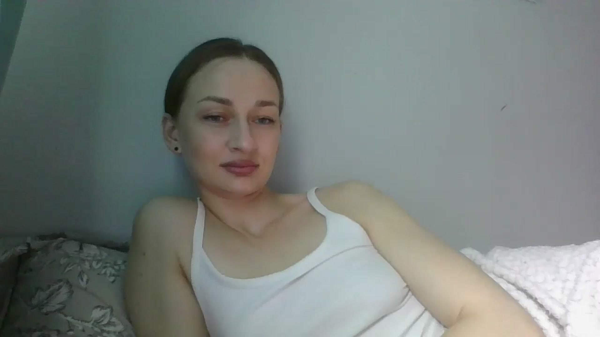 Gallery image thumbnail from JazzyBloo's myfreecams stream on, 04/21/2026, 12:24 image 17 of 20