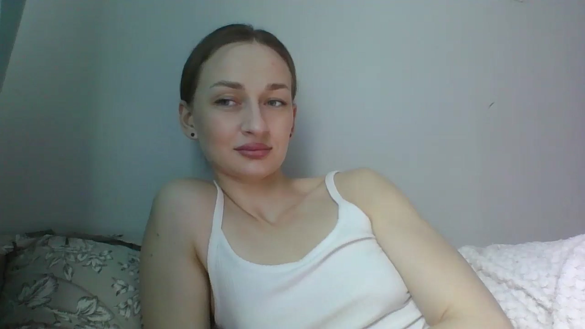 Gallery image thumbnail from JazzyBloo's myfreecams stream on, 04/21/2026, 12:24 image 3 of 20