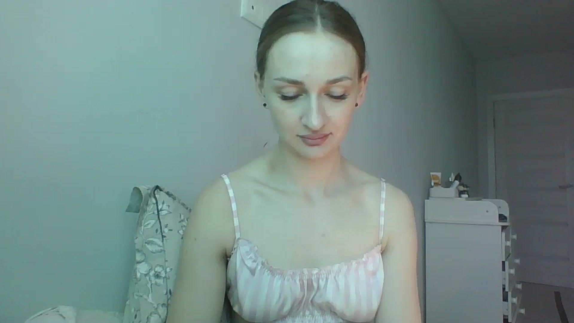 Gallery image thumbnail from JazzyBloo's myfreecams stream on, 05/04/2026, 13:09 image 16 of 20