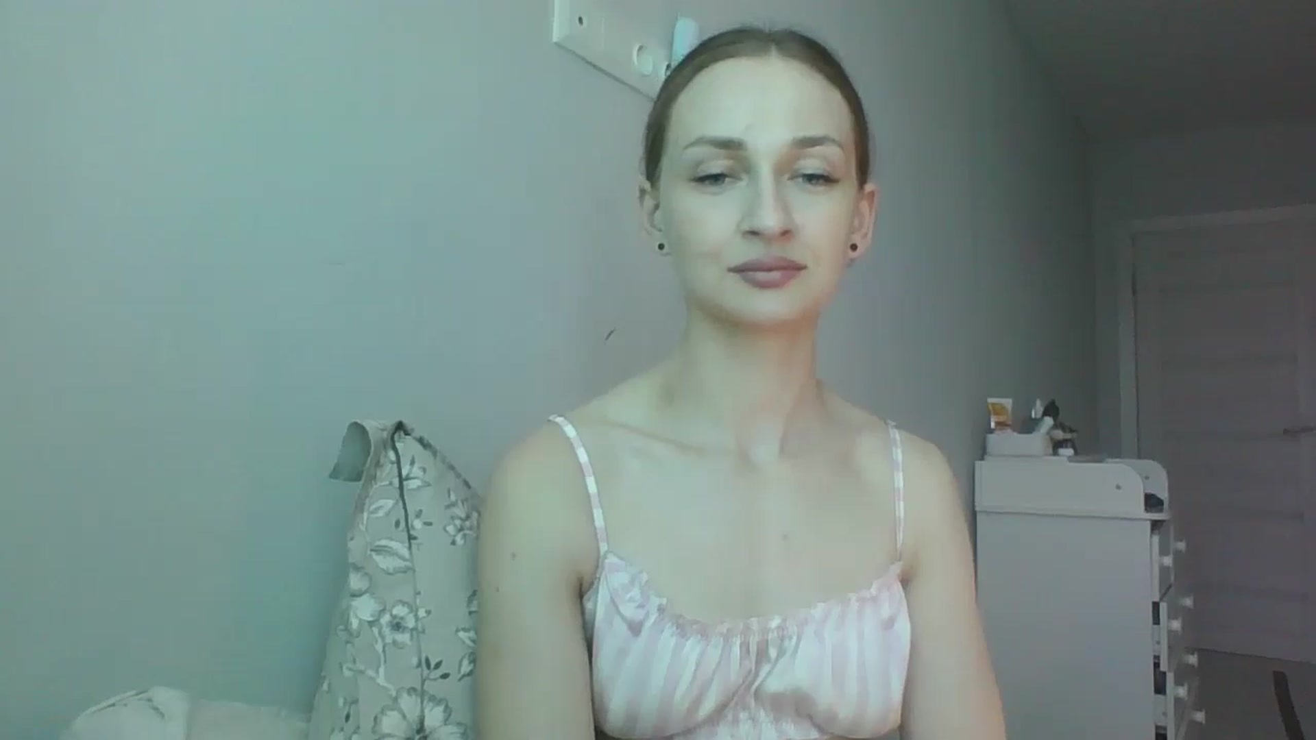 Gallery image thumbnail from JazzyBloo's myfreecams stream on, 05/04/2026, 13:09 image 18 of 20