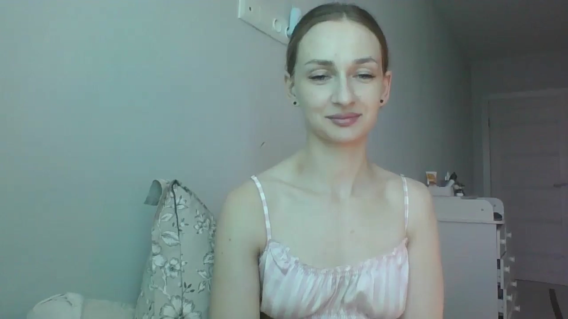 Gallery image thumbnail from JazzyBloo's myfreecams stream on, 05/04/2026, 13:09 image 19 of 20