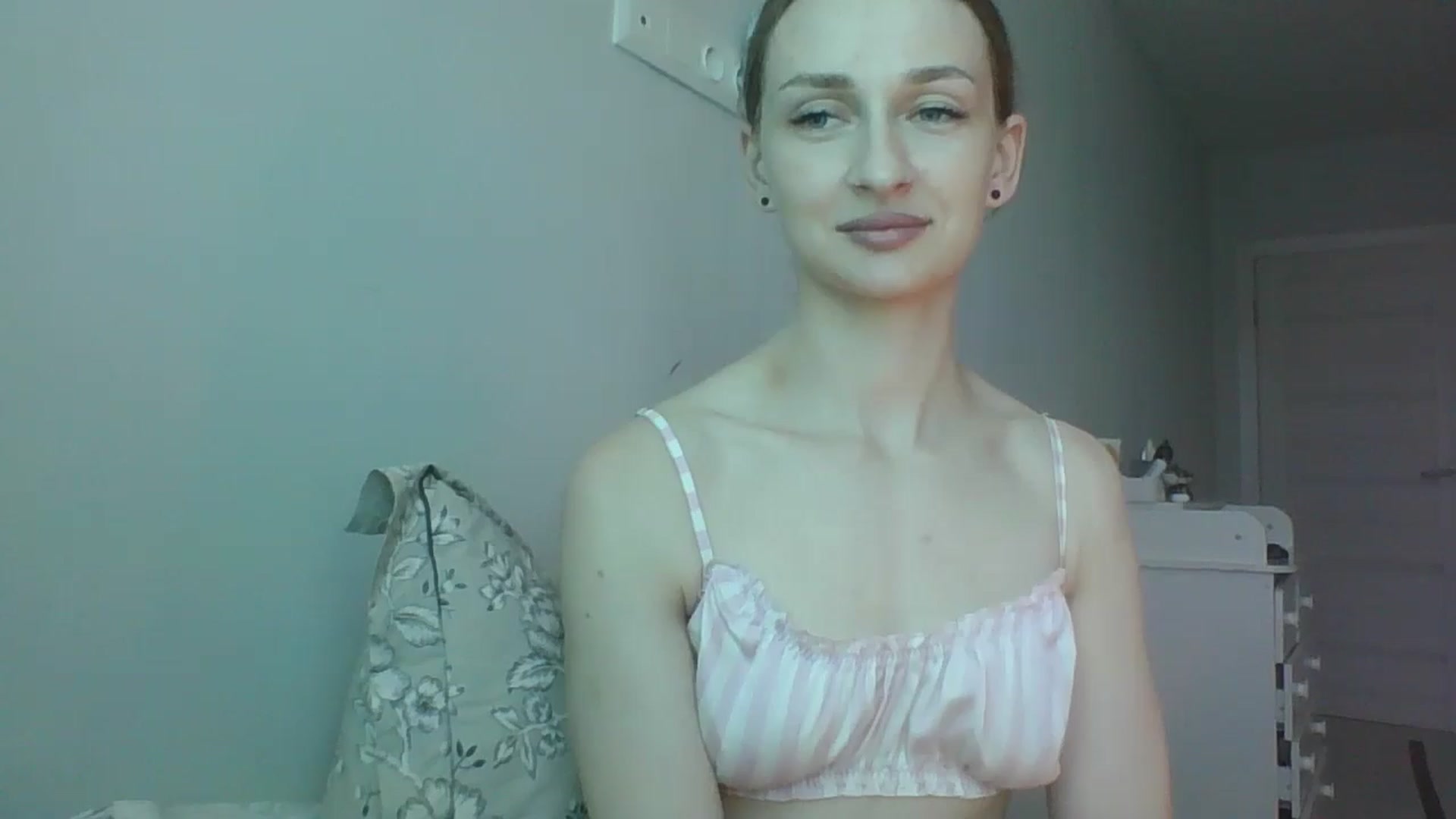 Gallery image thumbnail from JazzyBloo's myfreecams stream on, 05/04/2026, 13:09 image 14 of 20
