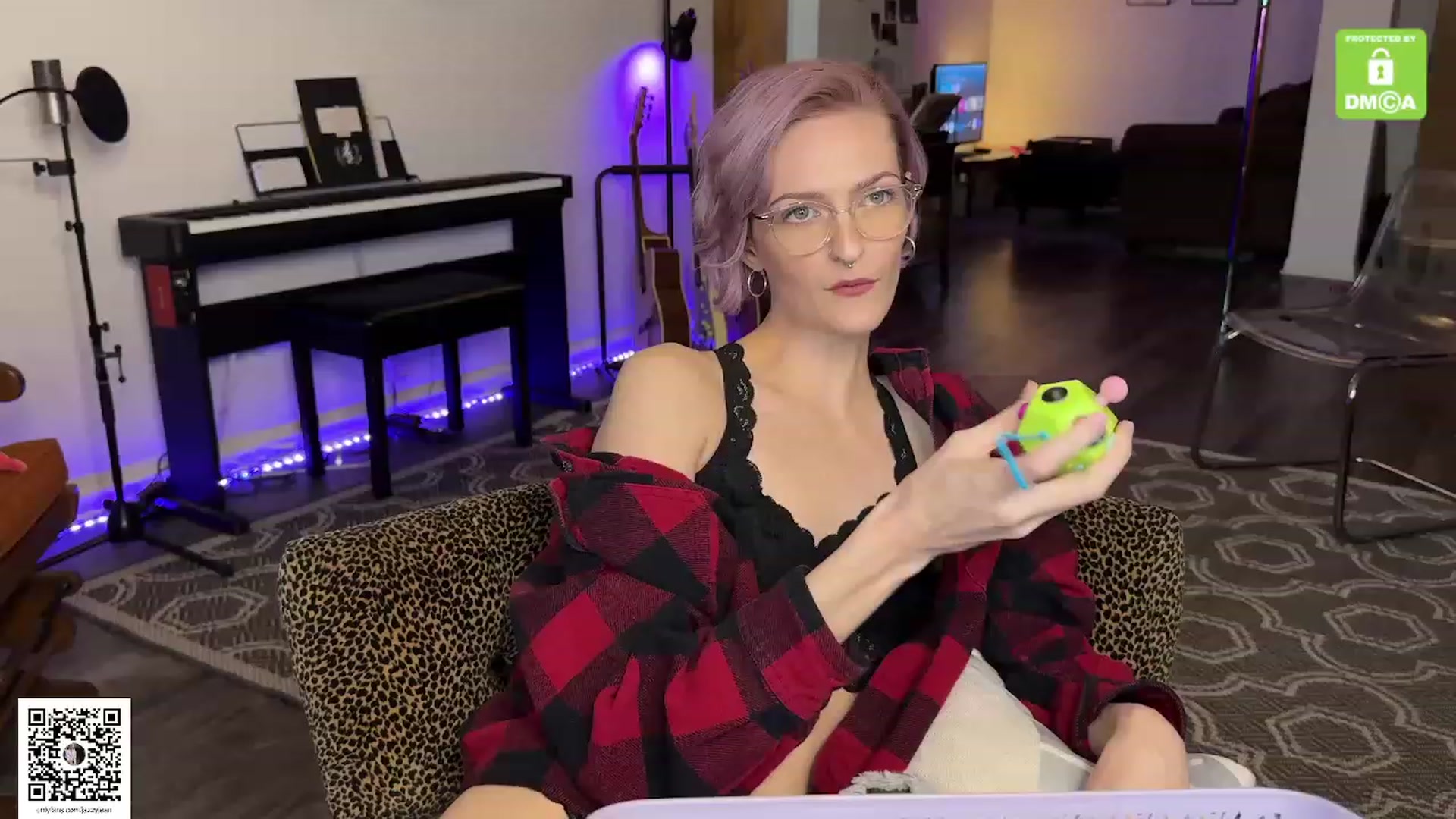 Gallery image thumbnail from Jazzyjean's myfreecams stream on, 02/15/2024, 15:45 image 6 of 20