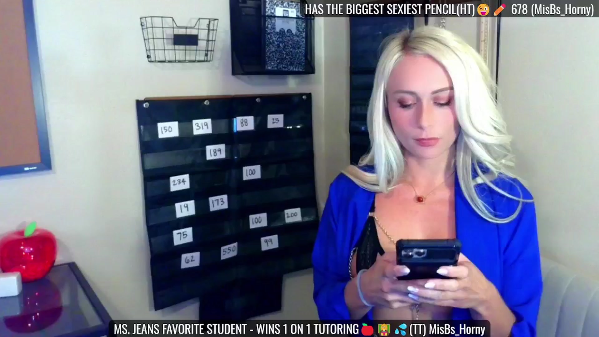 Gallery image thumbnail from JeansOnFire_'s myfreecams stream on, 08/10/2024, 15:17 image 10 of 20