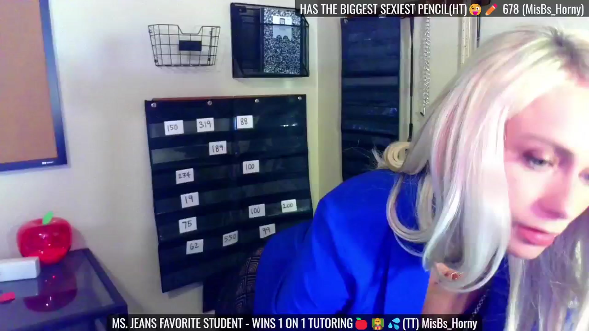 Gallery image thumbnail from JeansOnFire_'s myfreecams stream on, 08/10/2024, 15:17 image 11 of 20