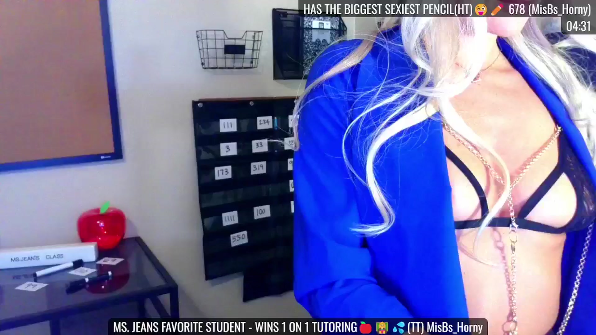 Gallery image thumbnail from JeansOnFire_'s myfreecams stream on, 08/10/2024, 15:46 image 9 of 20