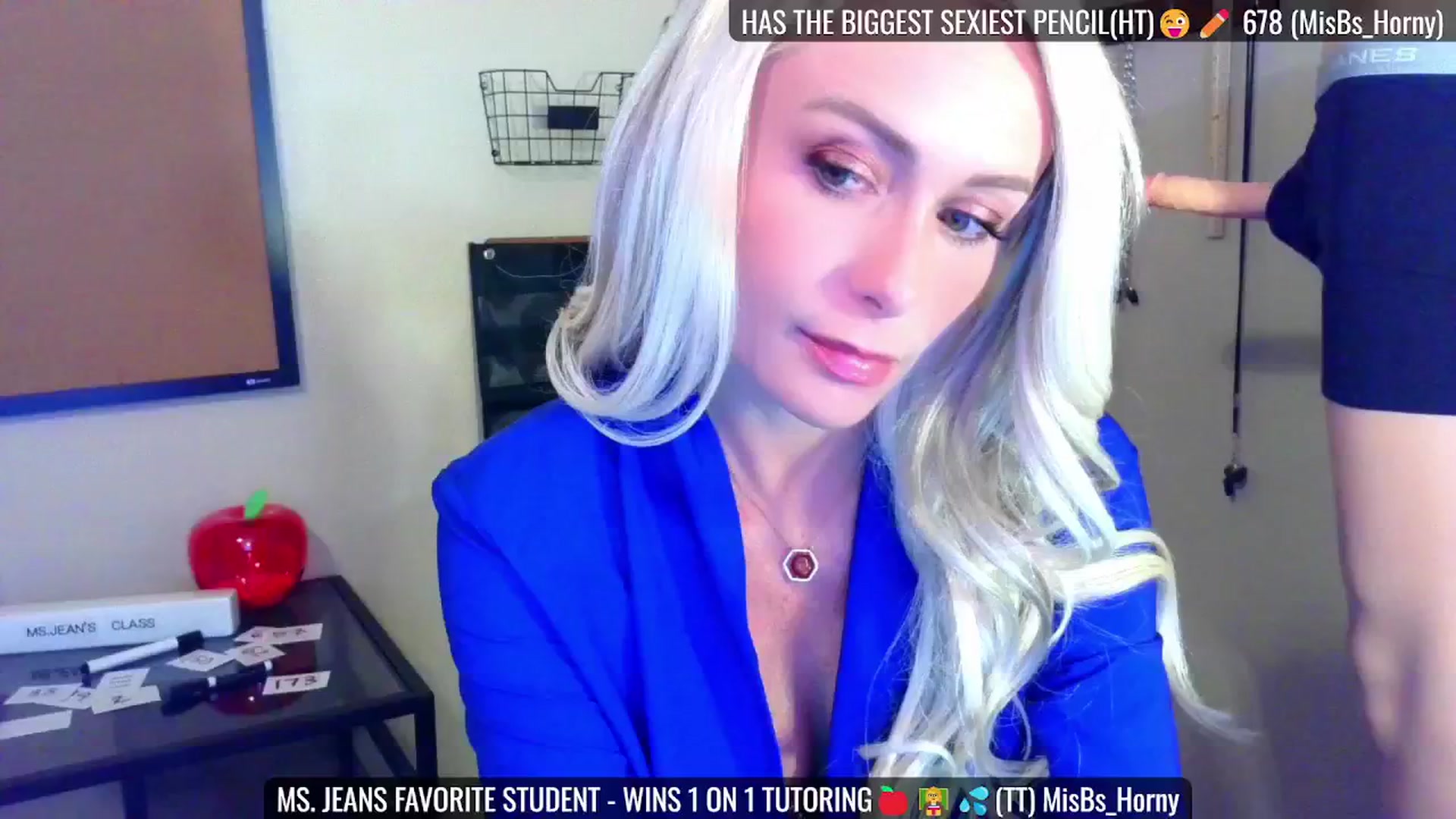 Gallery image thumbnail from JeansOnFire_'s myfreecams stream on, 08/10/2024, 16:19 image 13 of 20