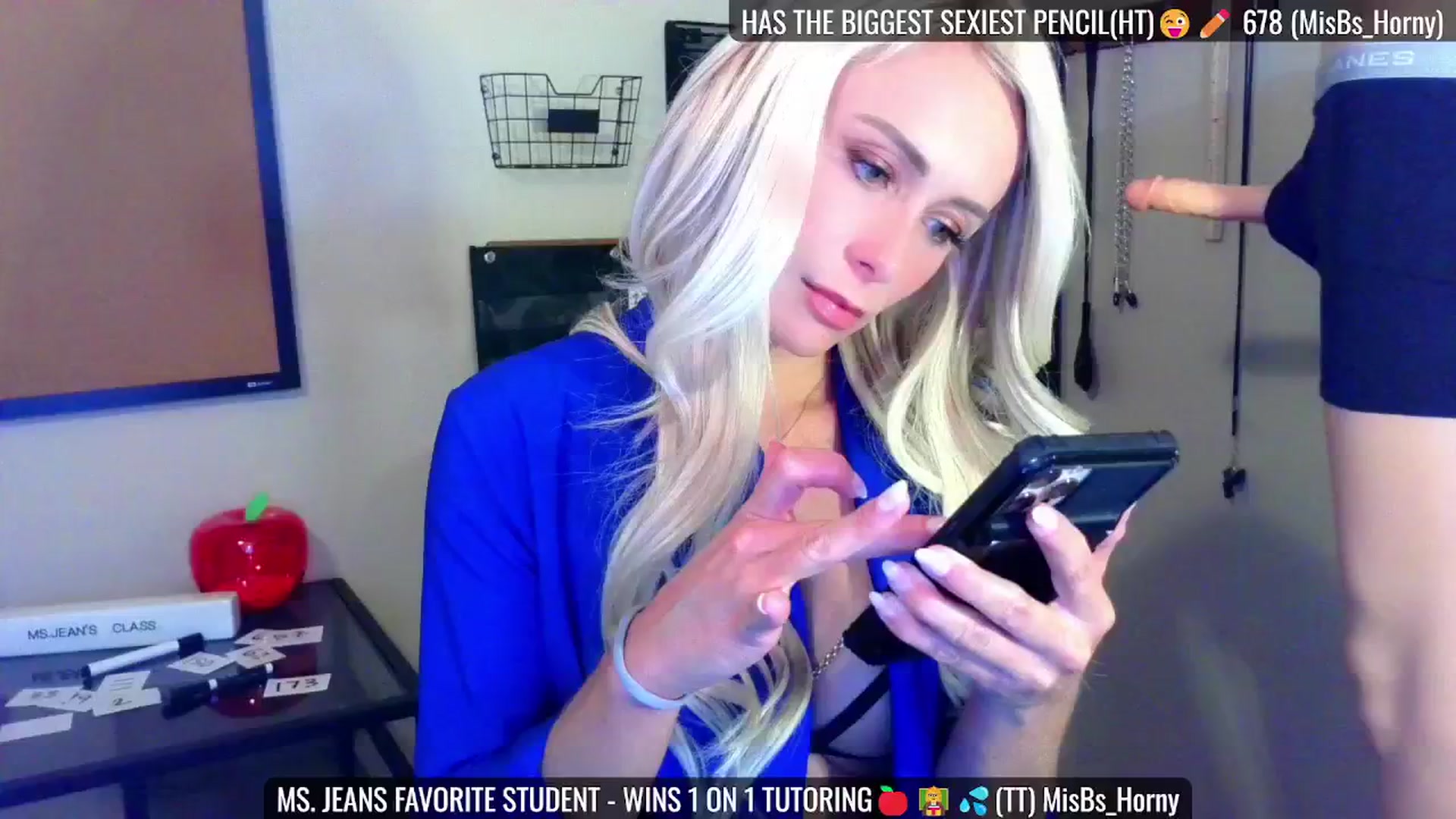 Gallery image thumbnail from JeansOnFire_'s myfreecams stream on, 08/10/2024, 16:19 image 17 of 20
