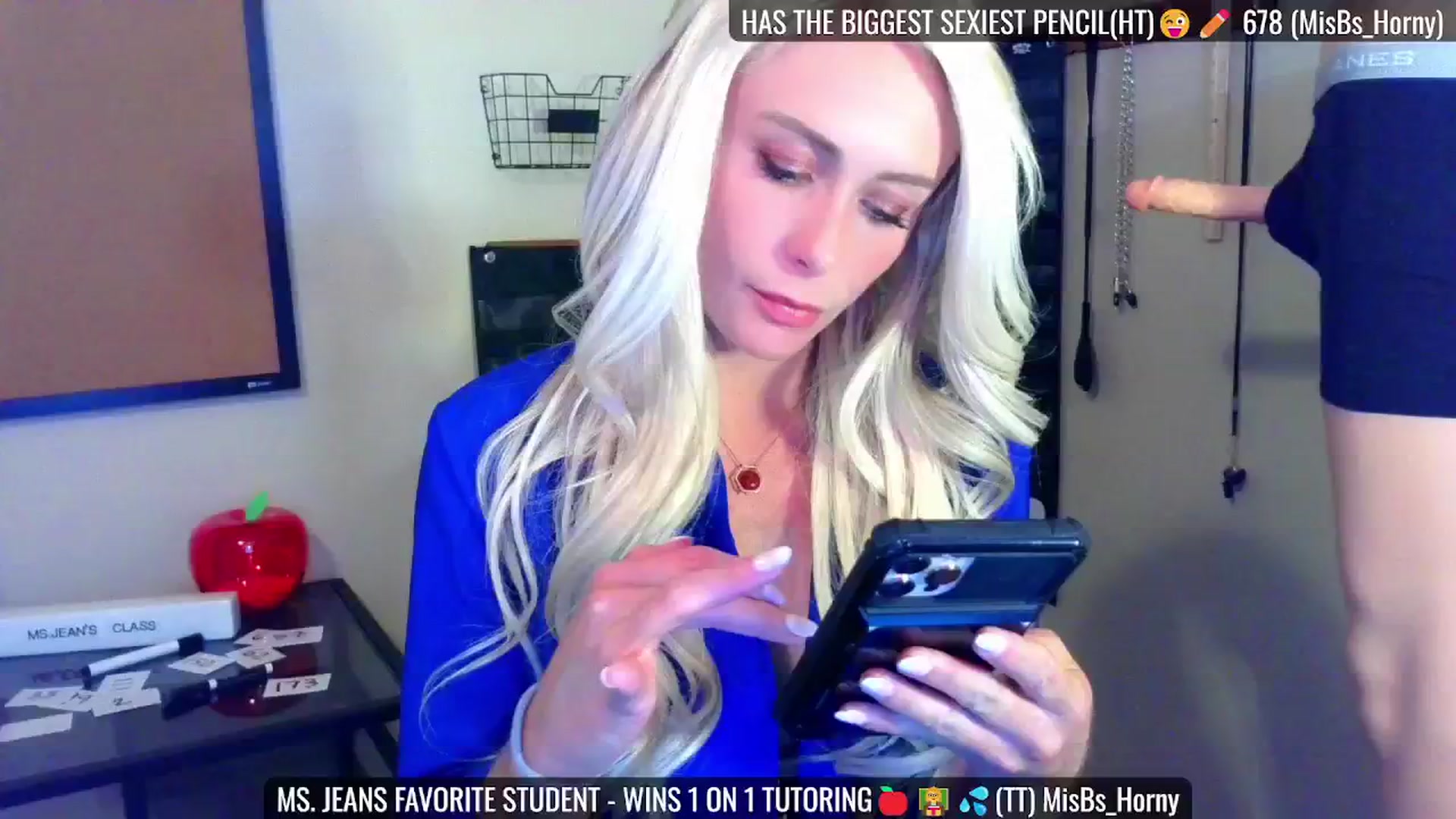 Gallery image thumbnail from JeansOnFire_'s myfreecams stream on, 08/10/2024, 16:19 image 16 of 20