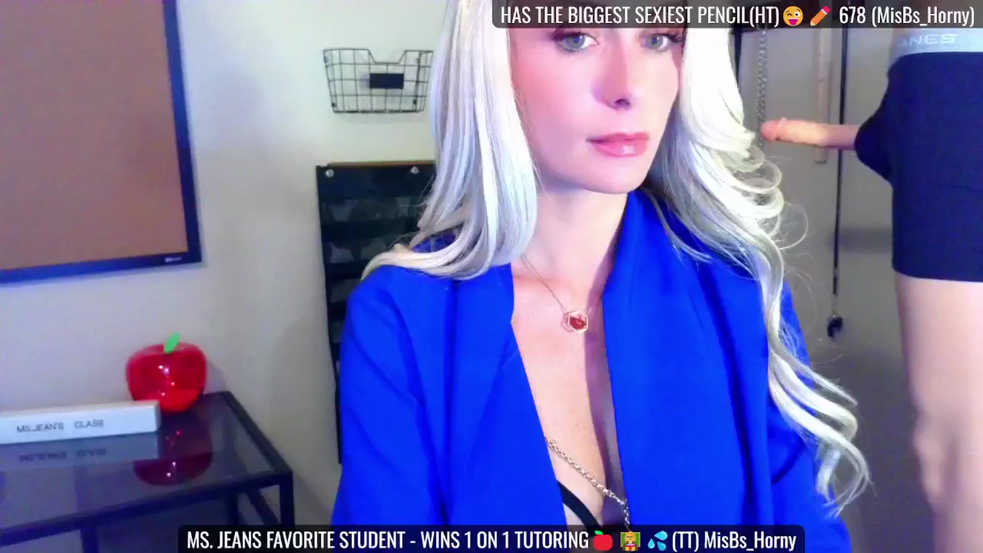 Gallery image thumbnail from JeansOnFire_'s myfreecams stream on, 08/10/2024, 16:58 image 10 of 20