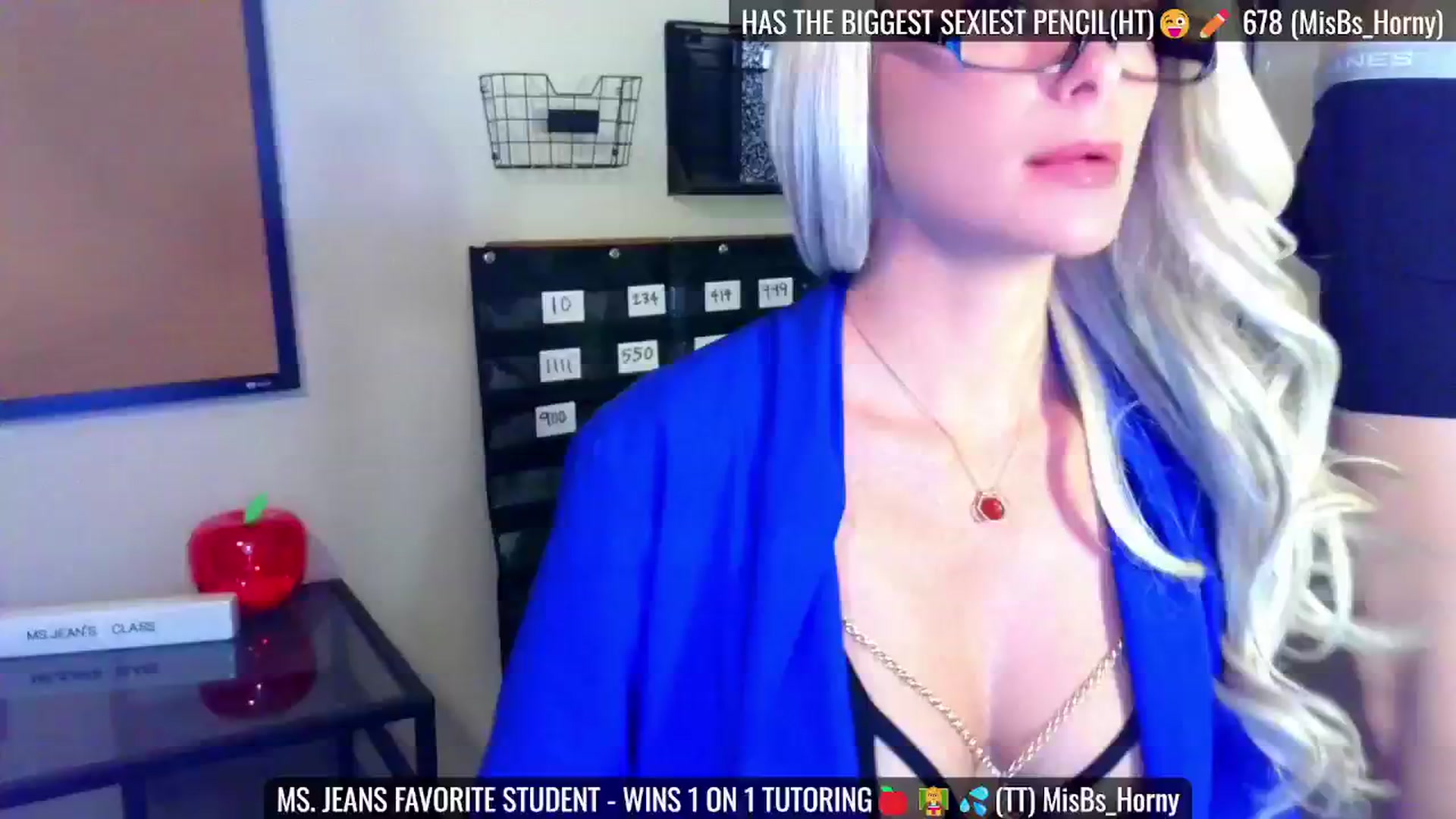 Gallery image thumbnail from JeansOnFire_'s myfreecams stream on, 08/10/2024, 16:58 image 4 of 20