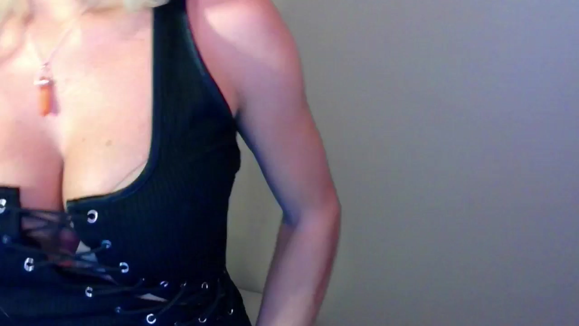 Gallery image thumbnail from JeansOnFire_'s myfreecams stream on, 09/07/2024, 15:47 image 6 of 20