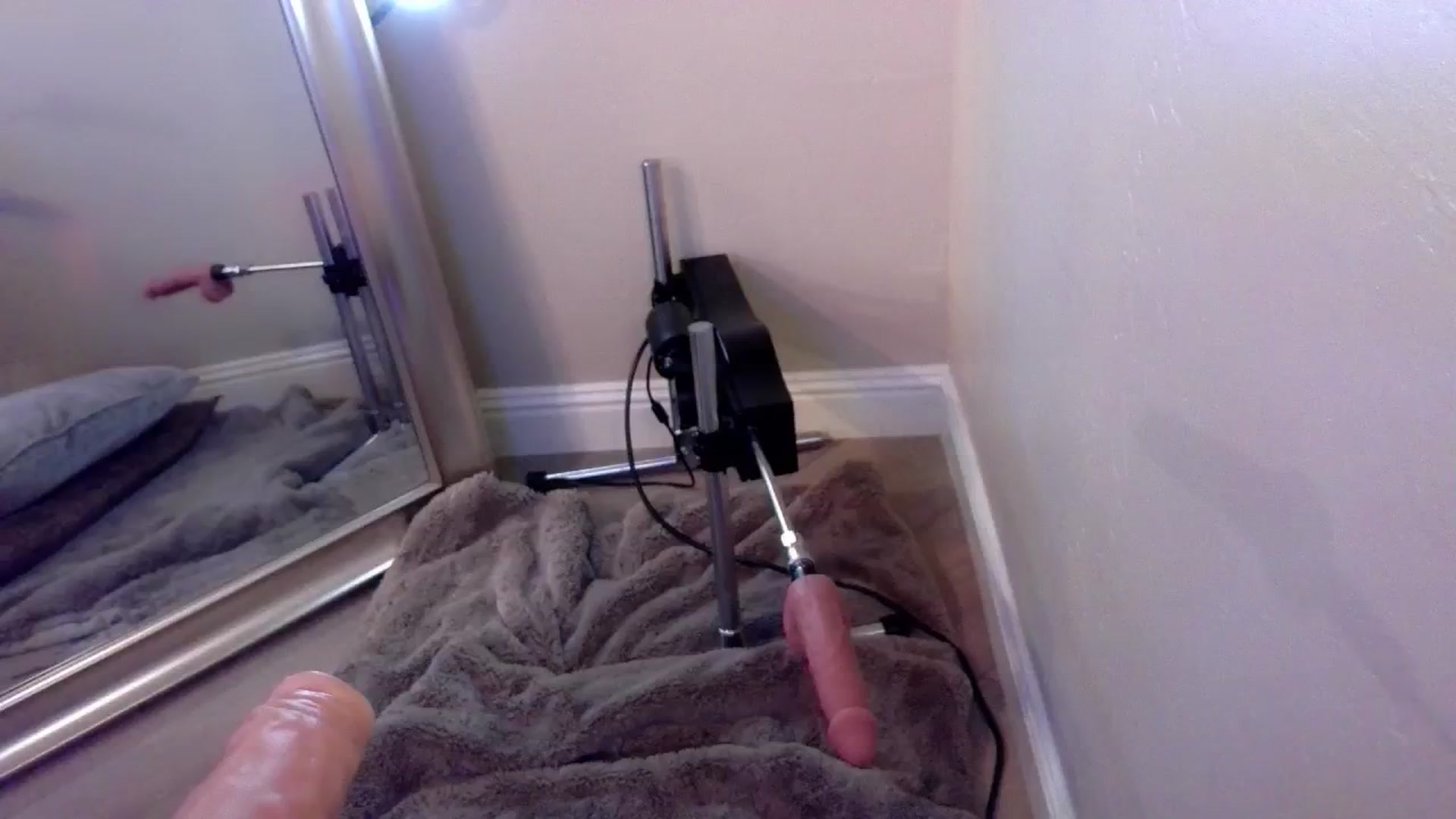 Gallery image thumbnail from JeansOnFire_'s myfreecams stream on, 09/10/2024, 02:42 image 10 of 20
