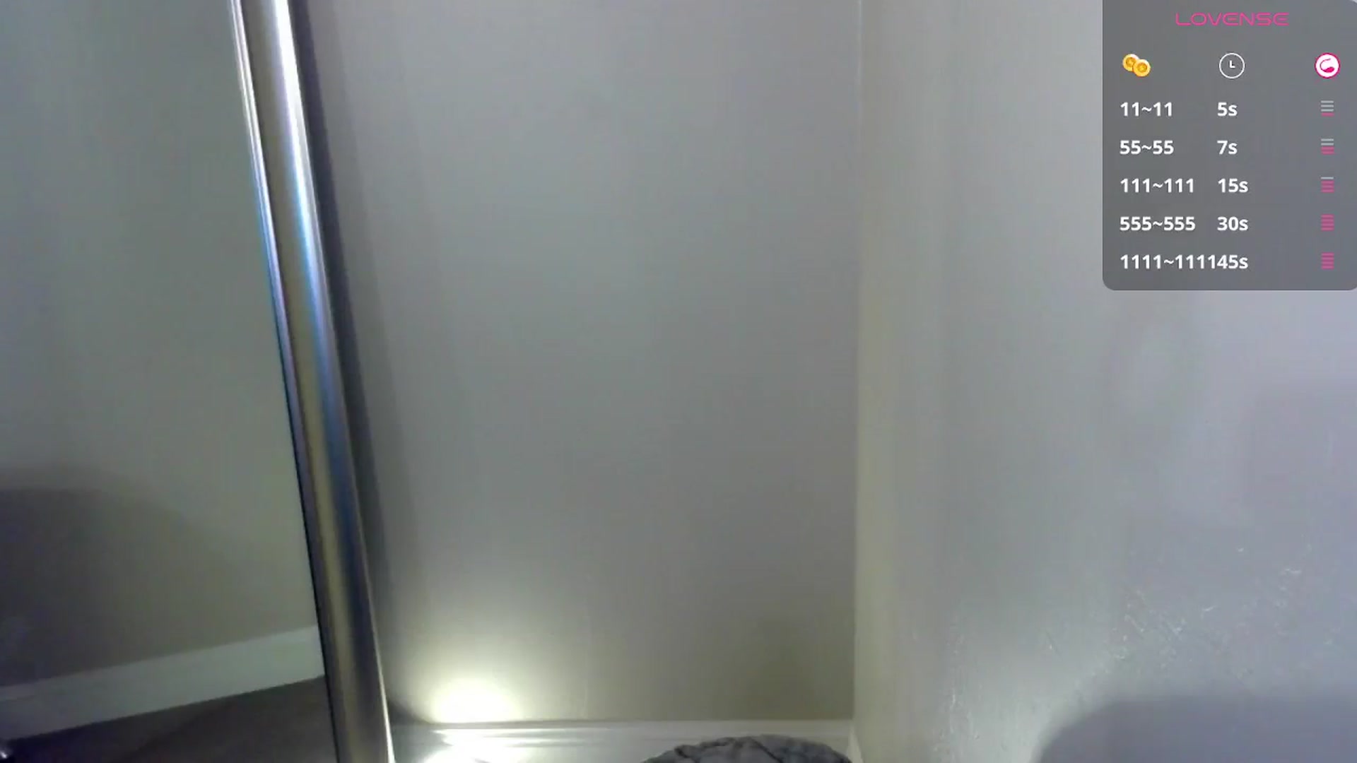 Gallery image thumbnail from JeansOnFire_'s myfreecams stream on, 09/22/2024, 24:08 image 4 of 20
