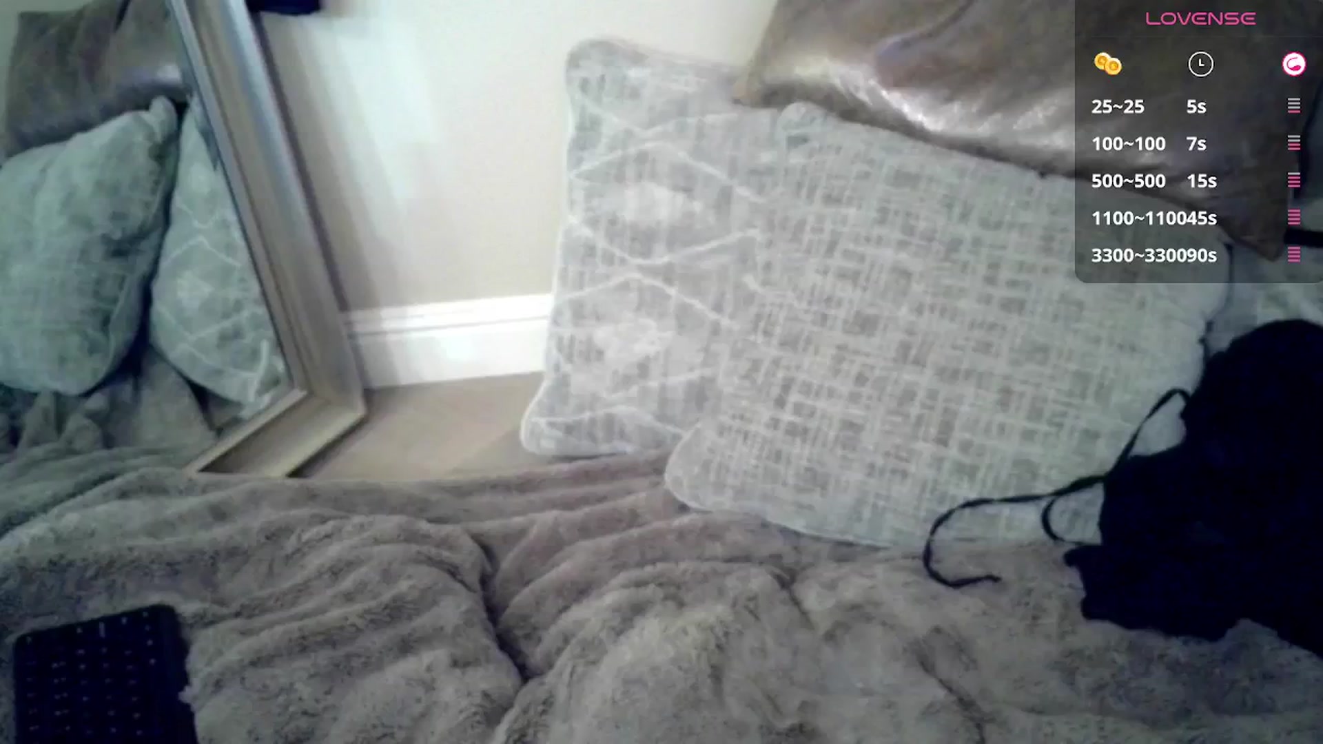 Gallery image thumbnail from JeansOnFire_'s myfreecams stream on, 09/22/2024, 03:12 image 11 of 20