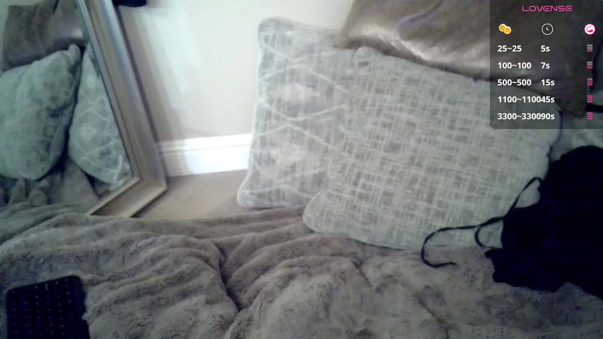 Gallery image thumbnail from JeansOnFire_'s myfreecams stream on, 09/22/2024, 03:12 image 13 of 20