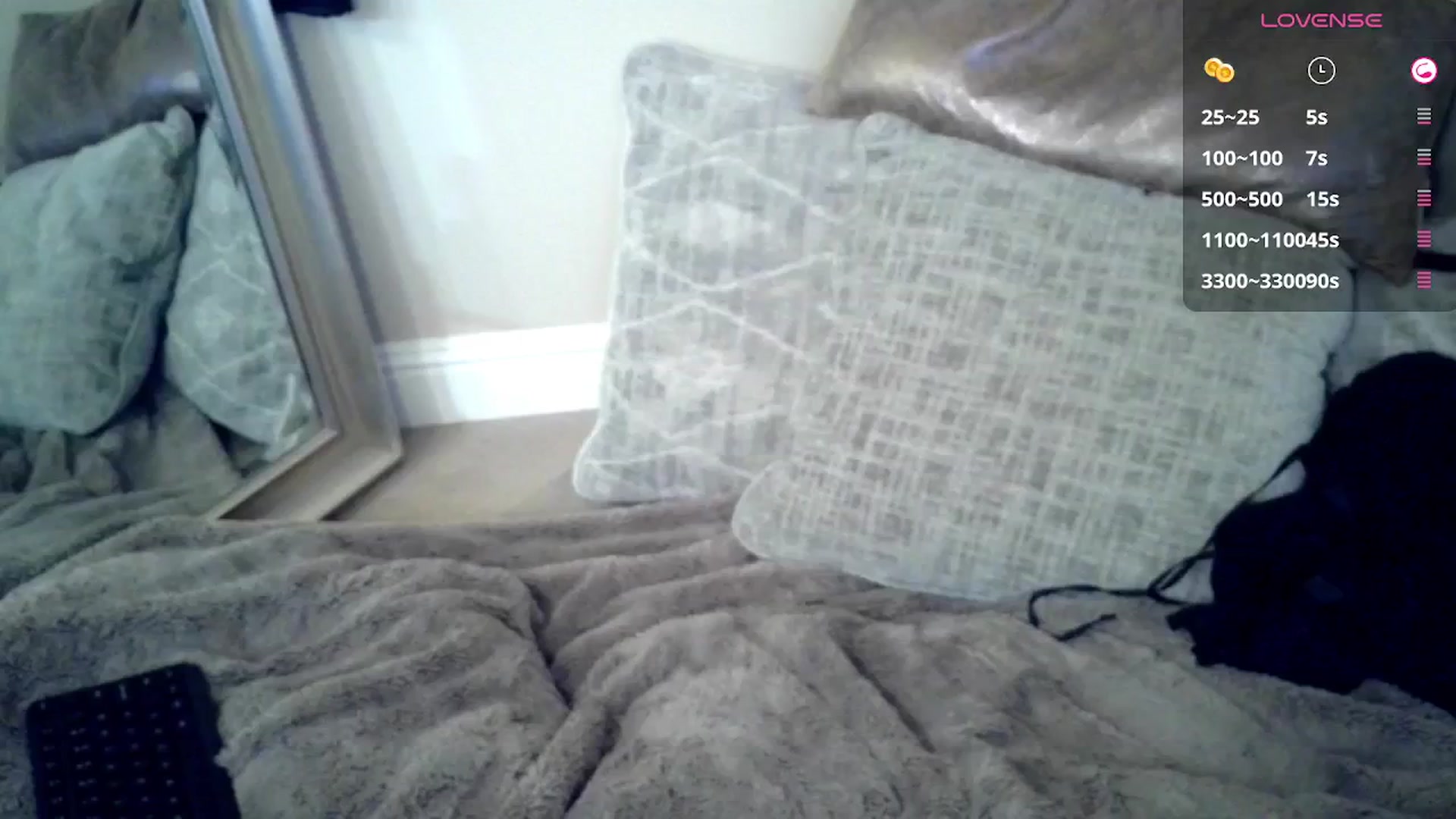 Gallery image thumbnail from JeansOnFire_'s myfreecams stream on, 09/22/2024, 03:12 image 17 of 20