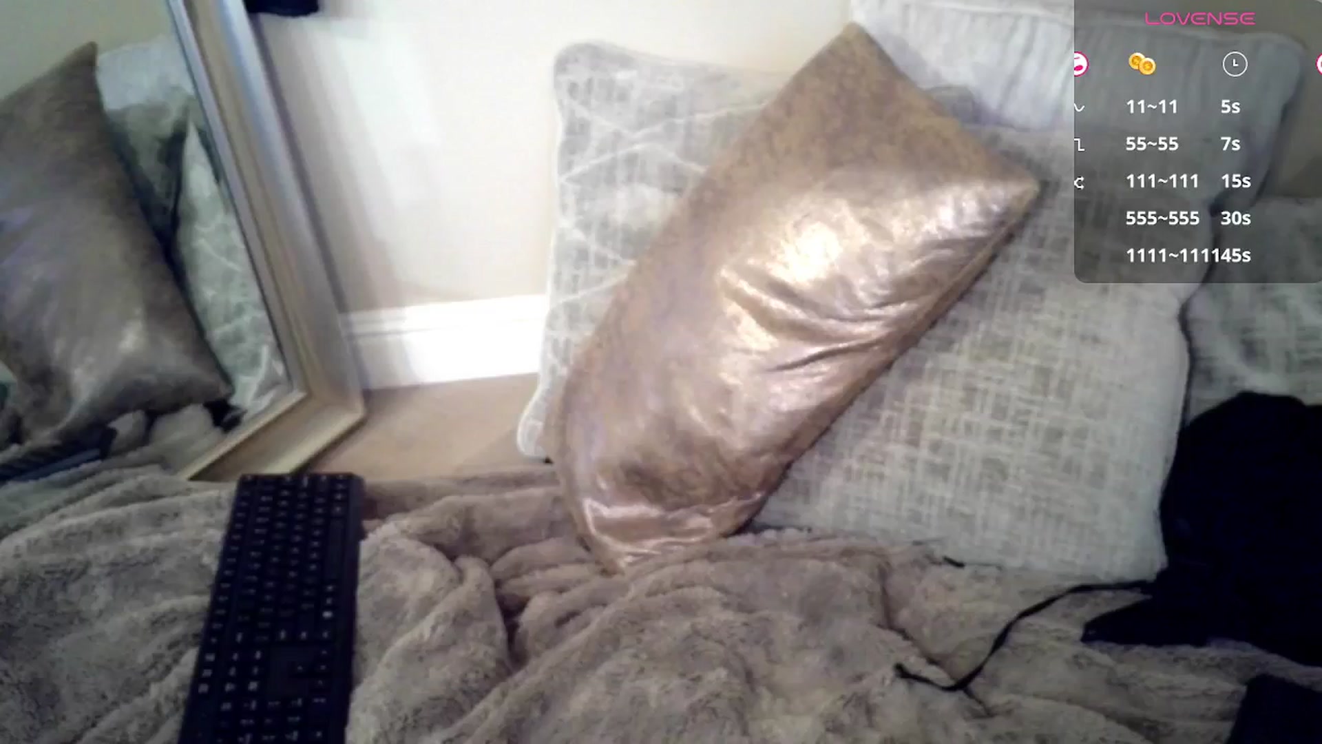 Gallery image thumbnail from JeansOnFire_'s myfreecams stream on, 09/22/2024, 04:47 image 9 of 20
