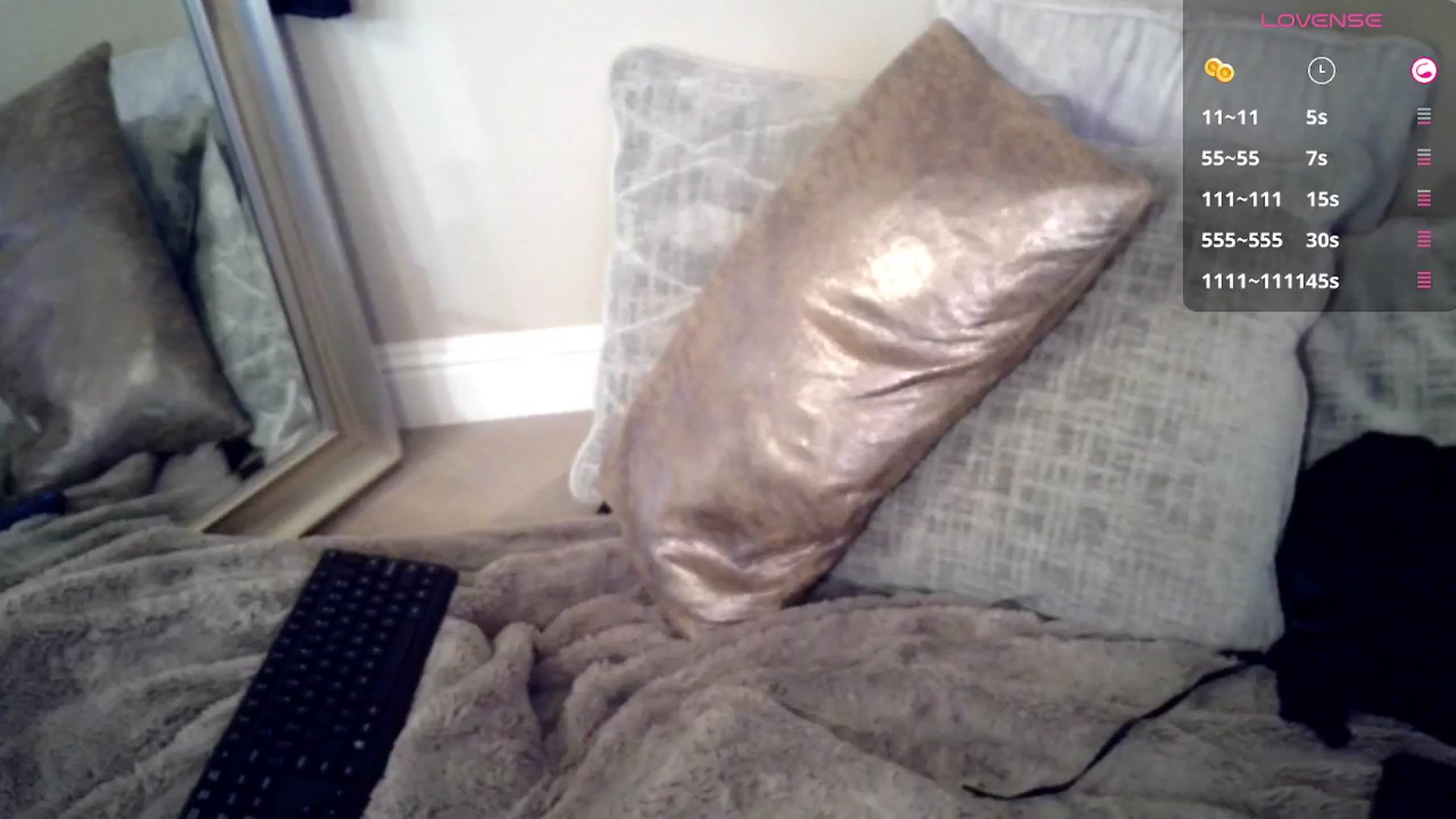 Gallery image thumbnail from JeansOnFire_'s myfreecams stream on, 09/22/2024, 04:47 image 5 of 20