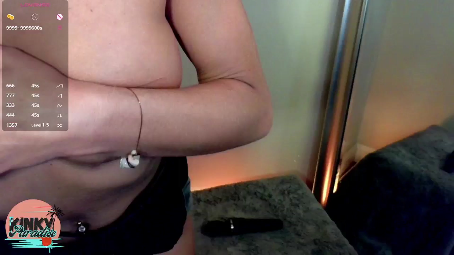Gallery image thumbnail from JeansOnFire_'s myfreecams stream on, 11/16/2024, 07:29 image 14 of 20
