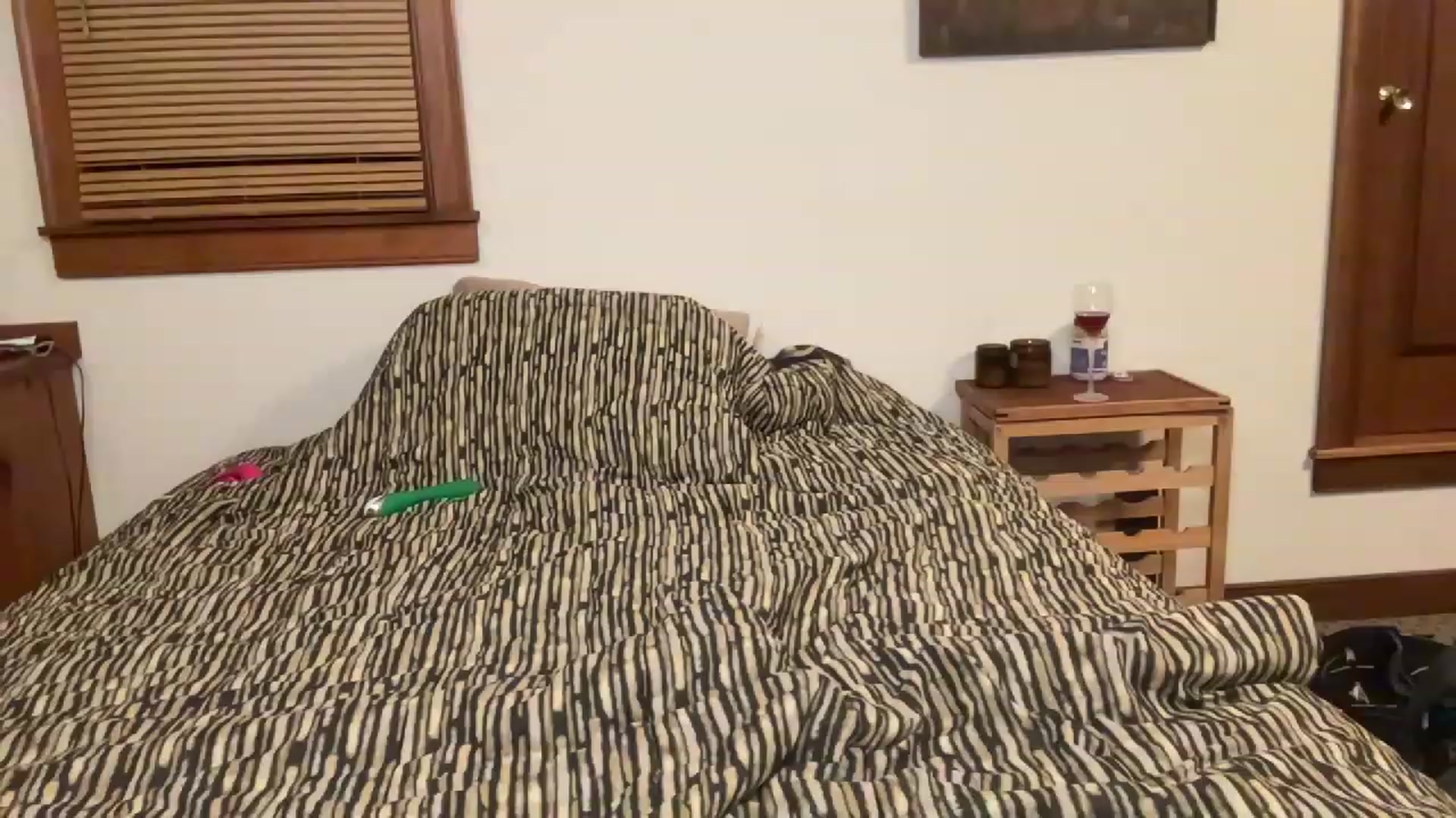 Gallery image thumbnail from JediDropout's myfreecams stream on, 12/11/2022, 05:42 image 2 of 20