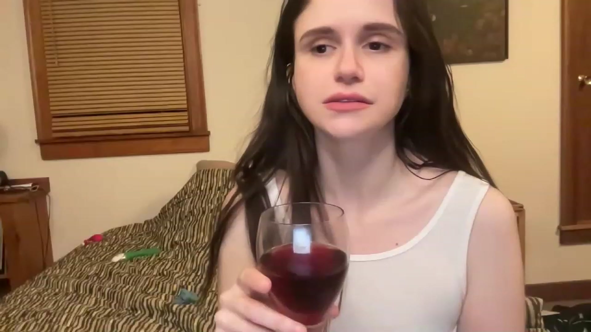 Gallery image thumbnail from JediDropout's myfreecams stream on, 12/11/2022, 10:22 image 13 of 20
