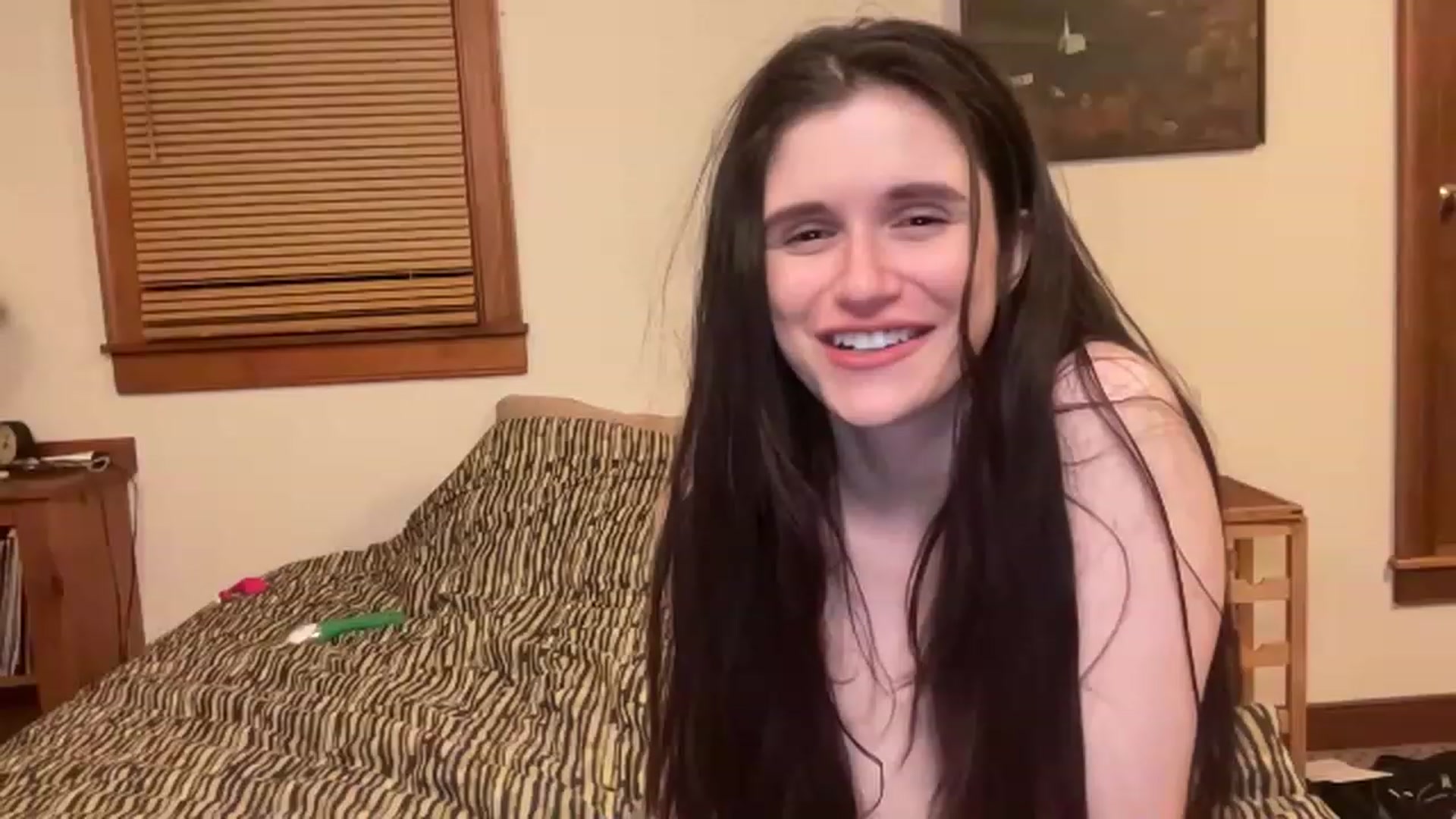 Gallery image thumbnail from JediDropout's myfreecams stream on, 12/11/2022, 10:22 image 12 of 20