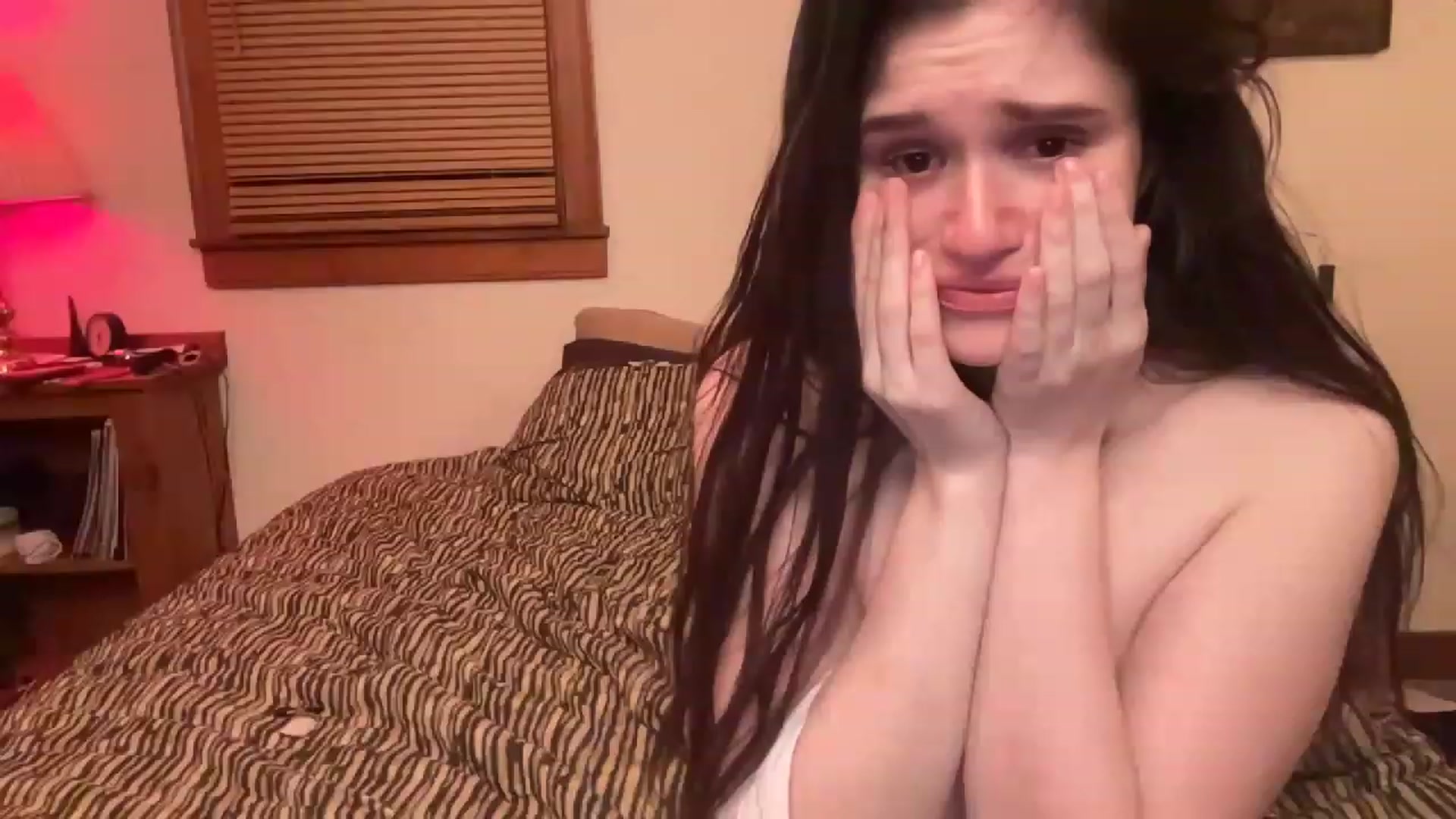 Gallery image thumbnail from JediDropout's myfreecams stream on, 12/11/2022, 13:10 image 7 of 20
