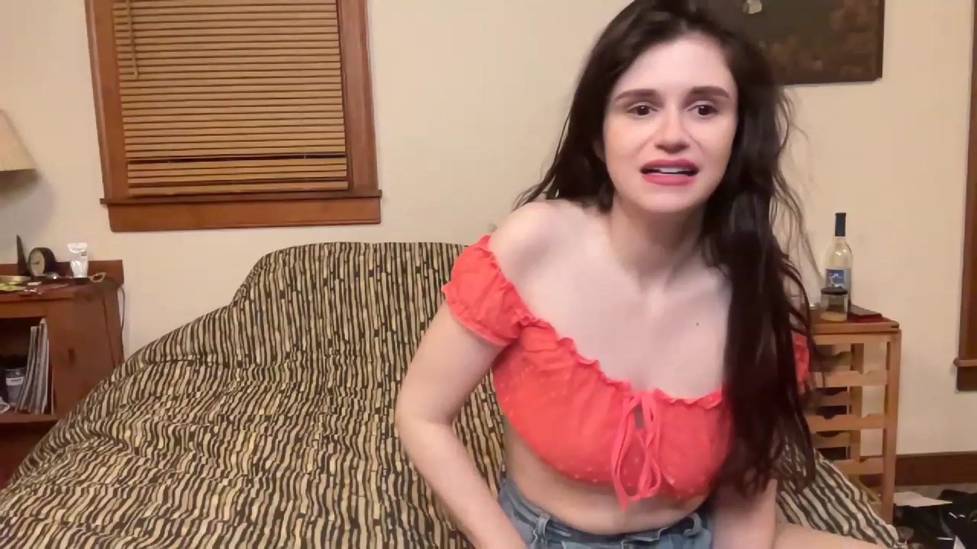 Gallery image thumbnail from JediDropout's myfreecams stream on, 12/12/2022, 07:22 image 6 of 20