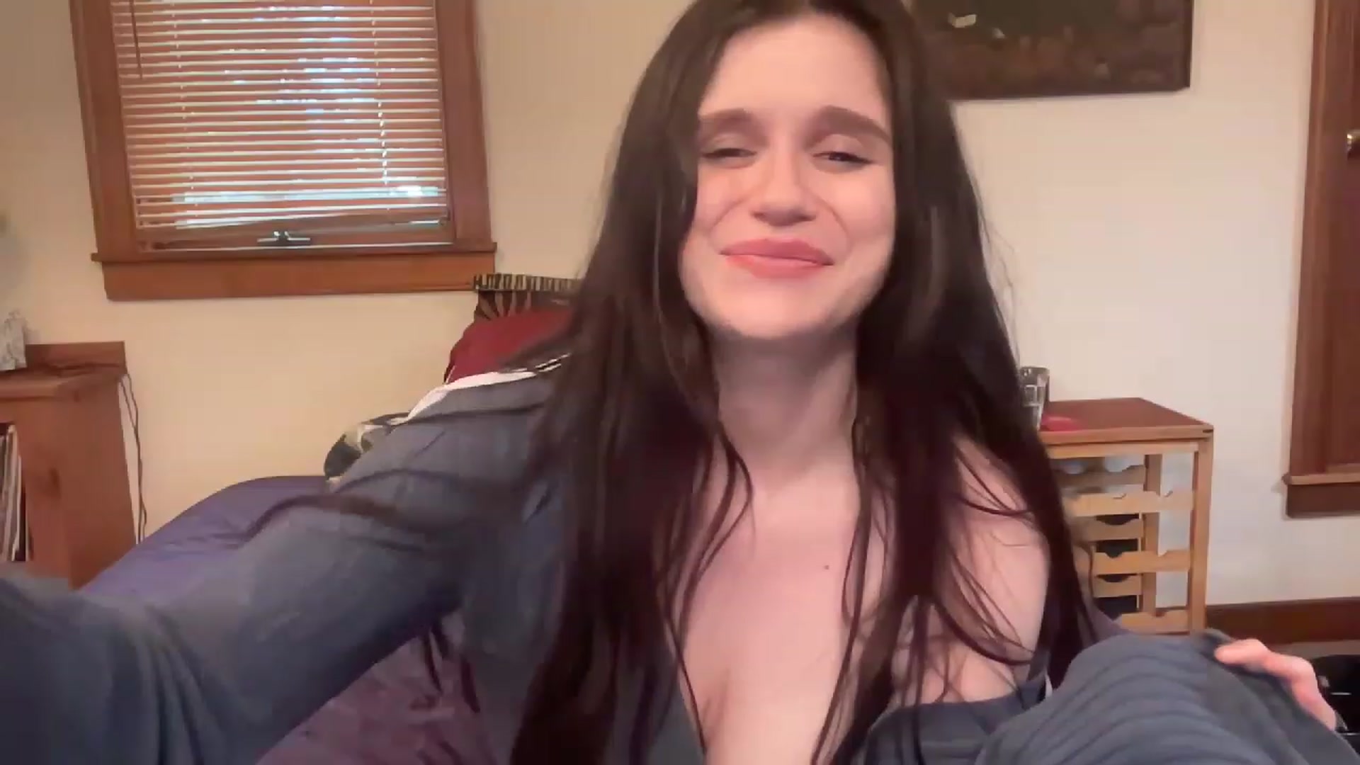 Gallery image thumbnail from JediDropout's myfreecams stream on, 01/01/2023, 17:58 image 8 of 20