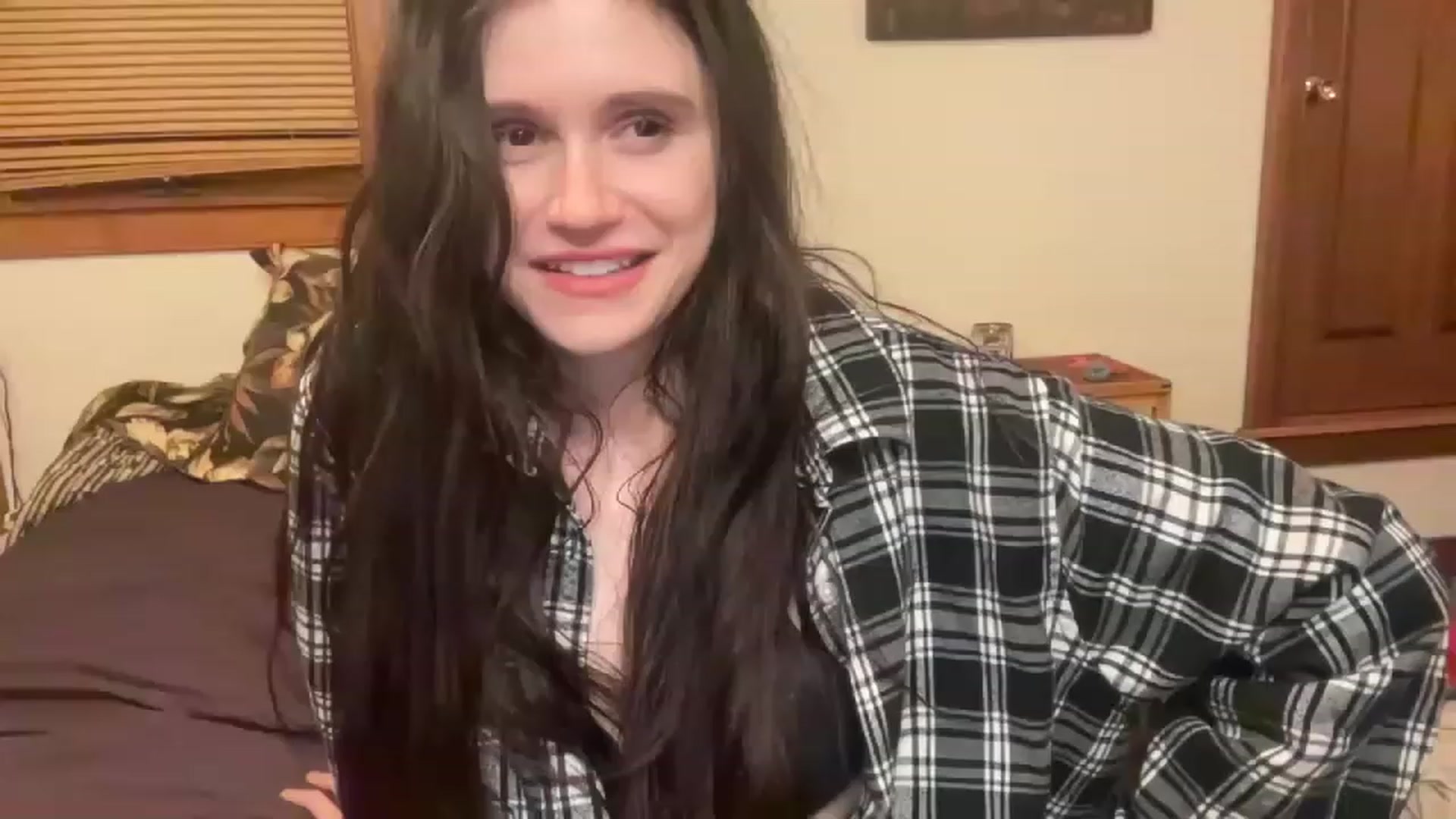 Gallery image thumbnail from JediDropout's myfreecams stream on, 01/03/2023, 06:32 image 18 of 20