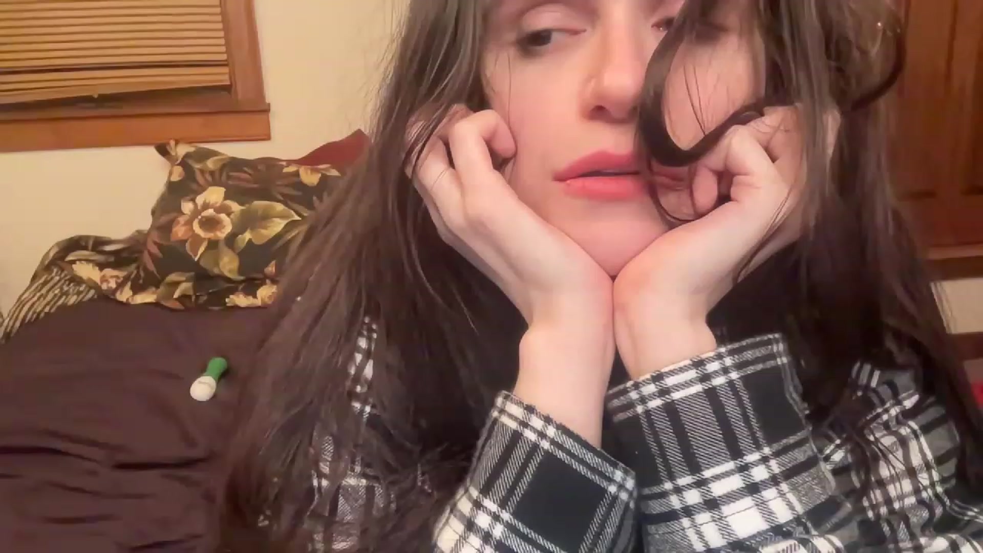 Gallery image thumbnail from JediDropout's myfreecams stream on, 01/03/2023, 06:32 image 15 of 20