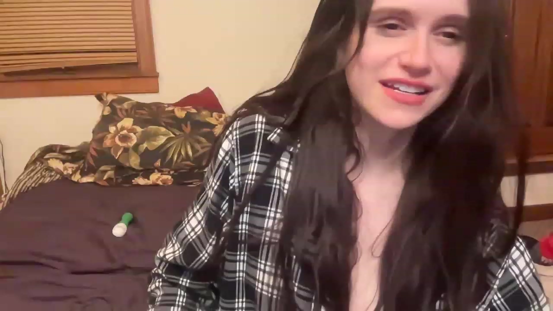 Gallery image thumbnail from JediDropout's myfreecams stream on, 01/03/2023, 06:32 image 17 of 20