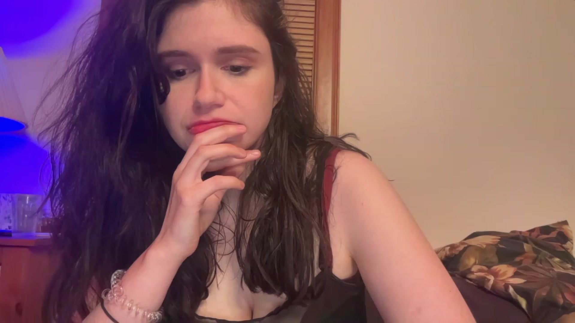 Gallery image thumbnail from JediDropout's myfreecams stream on, 03/21/2023, 07:15 image 6 of 20