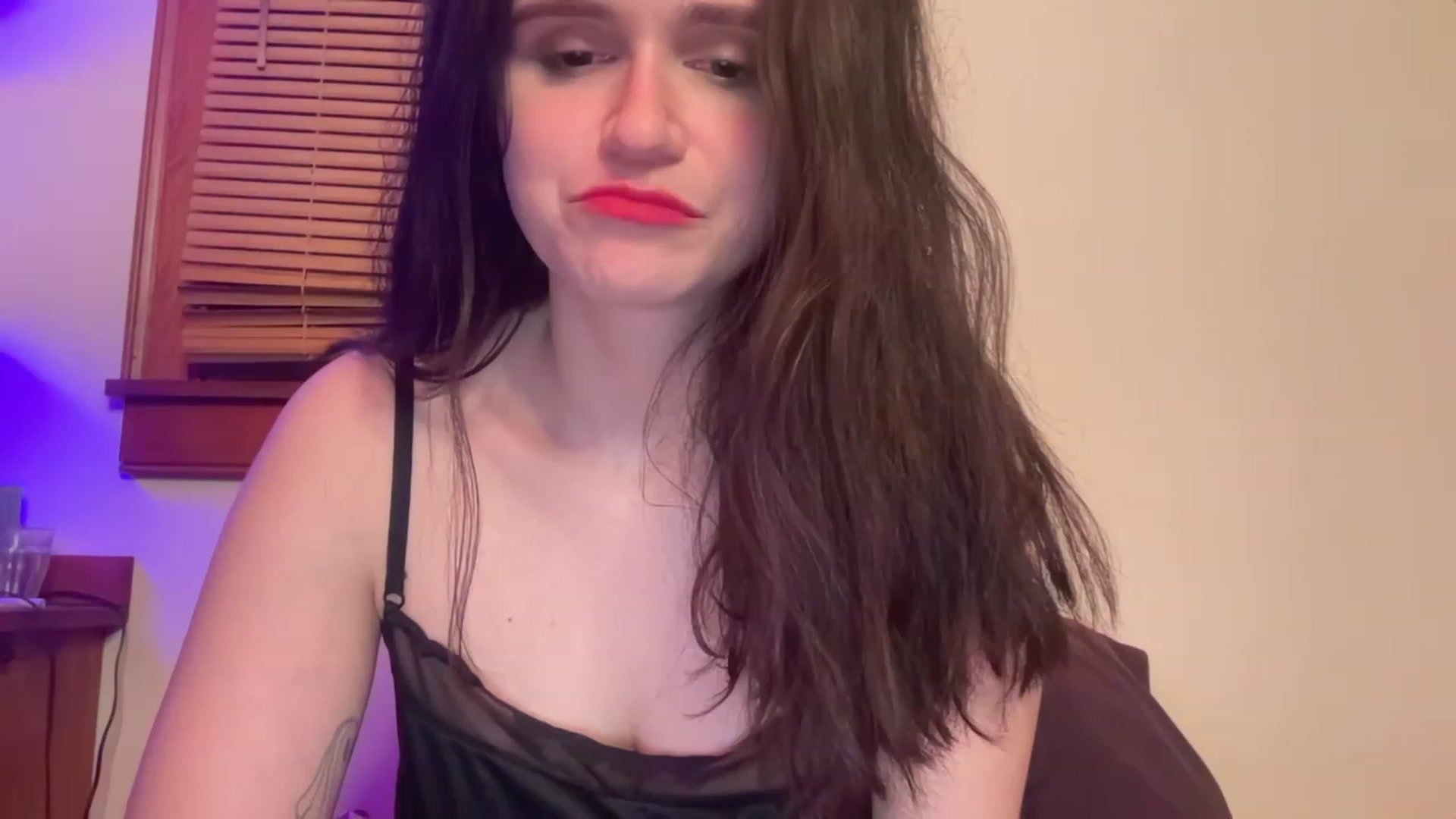 Gallery image thumbnail from JediDropout's myfreecams stream on, 03/21/2023, 11:25 image 10 of 20