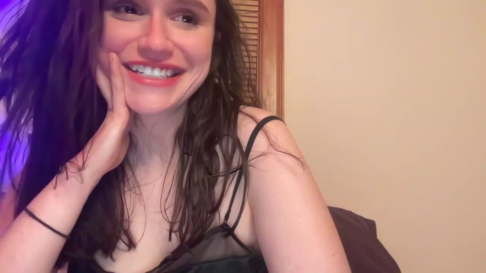 Gallery image thumbnail from JediDropout's myfreecams stream on, 03/21/2023, 11:25 image 8 of 20