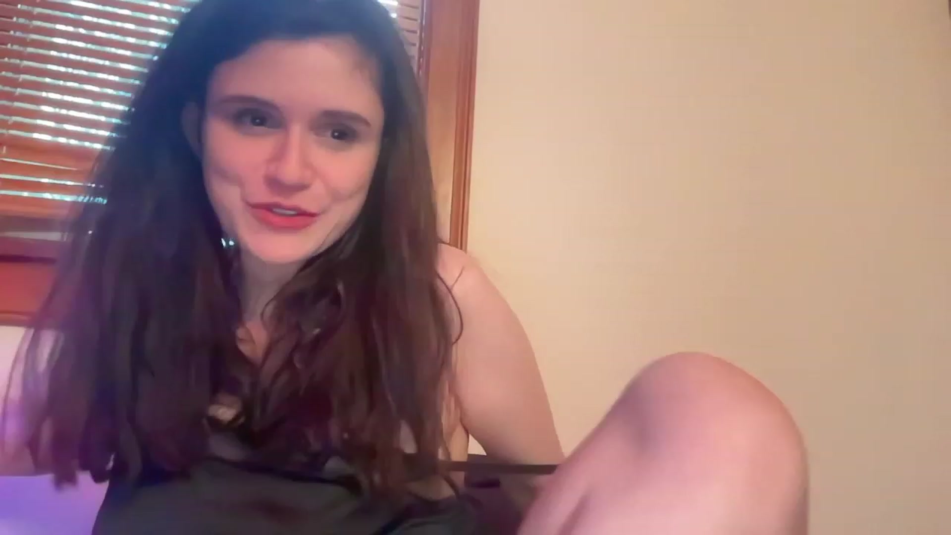Gallery image thumbnail from JediDropout's myfreecams stream on, 03/21/2023, 12:16 image 10 of 20