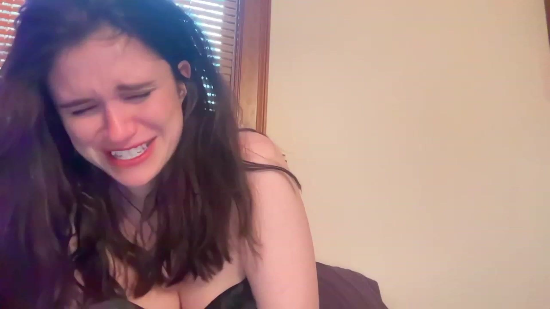 Gallery image thumbnail from JediDropout's myfreecams stream on, 03/21/2023, 12:16 image 7 of 20