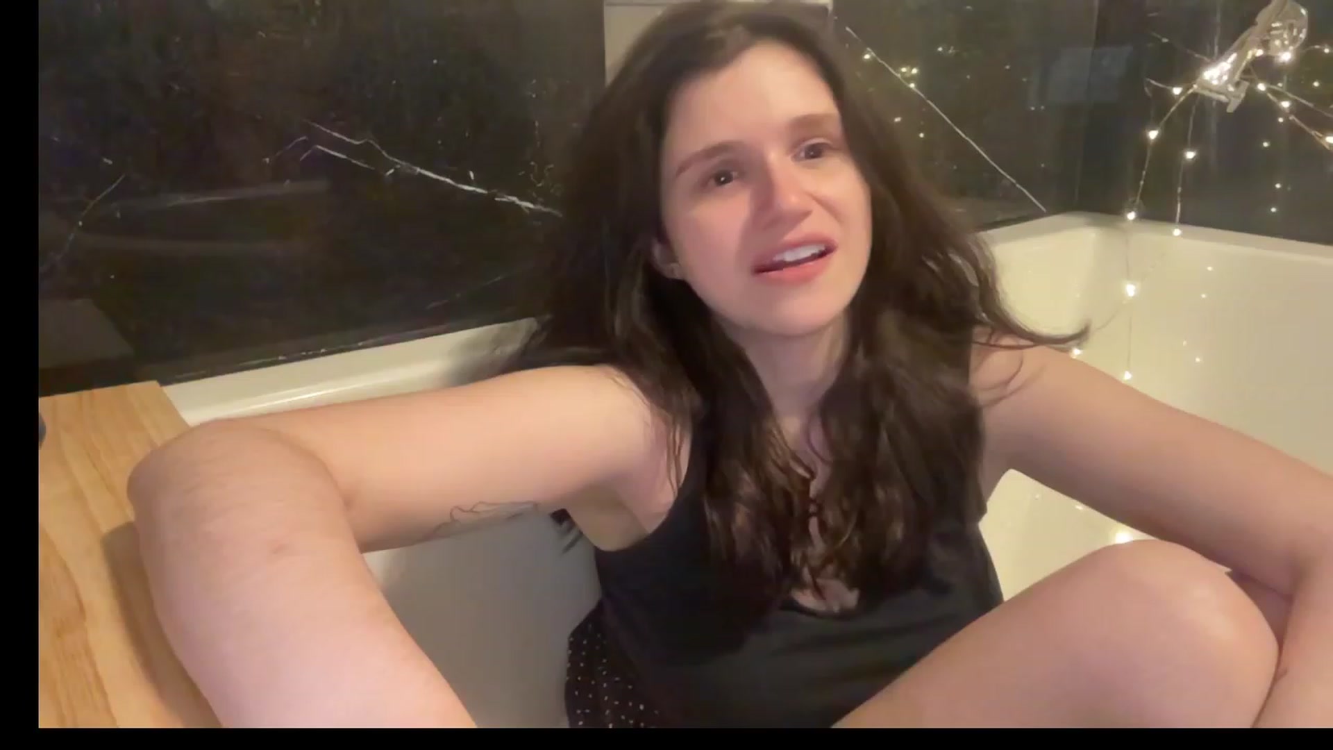 Gallery image thumbnail from JediDropout's myfreecams stream on, 06/16/2023, 04:20 image 20 of 20