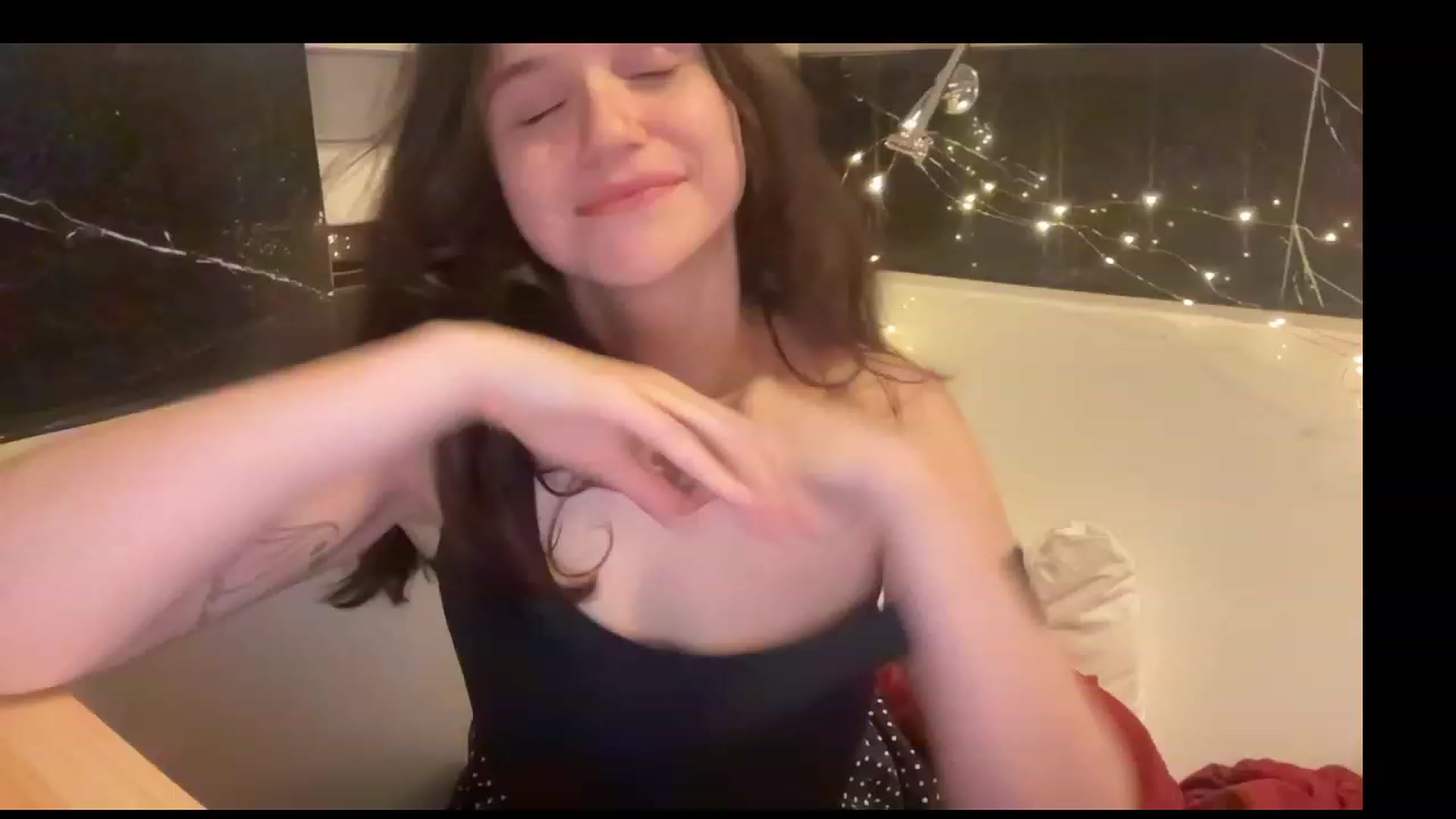 Gallery image thumbnail from JediDropout's myfreecams stream on, 06/17/2023, 09:44 image 11 of 20